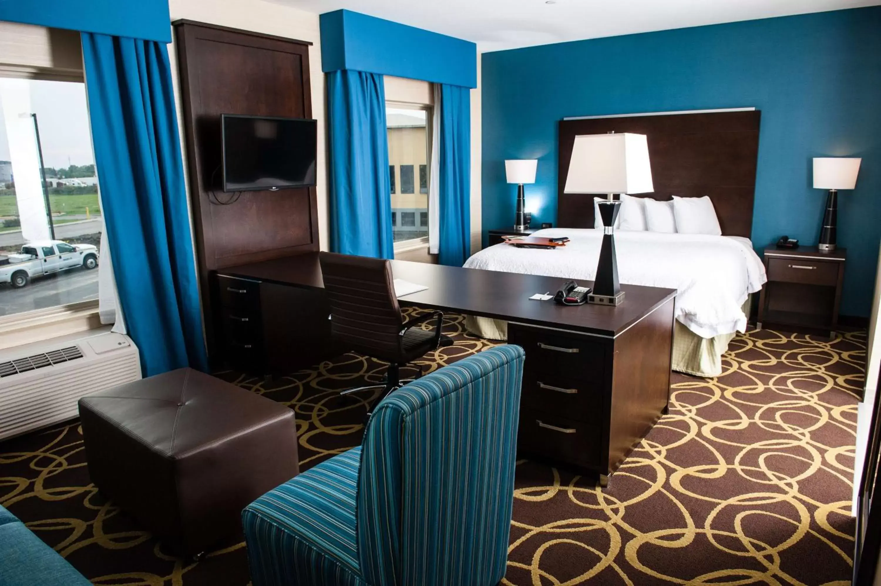 Bed in Hampton Inn & Suites East Gate Regina