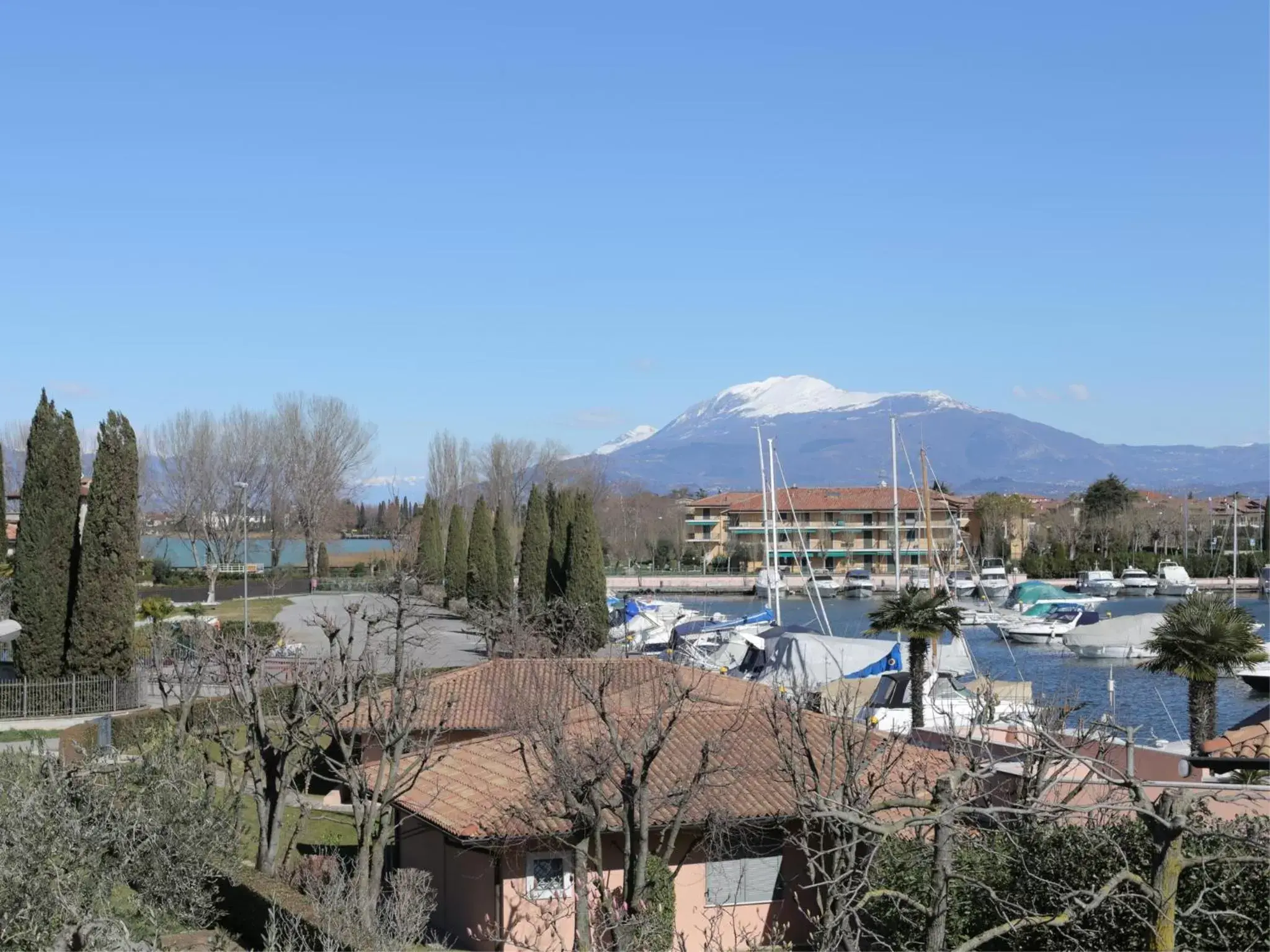 Winter, Mountain View in BellaSirmione Holiday Apartments
