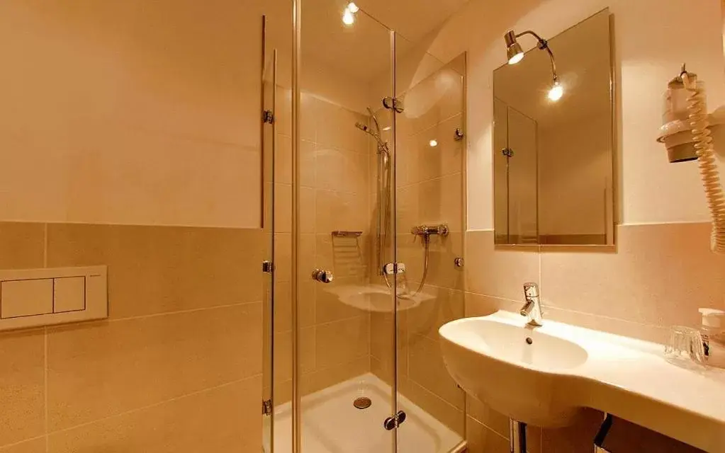 Bathroom in Hotel Staffler