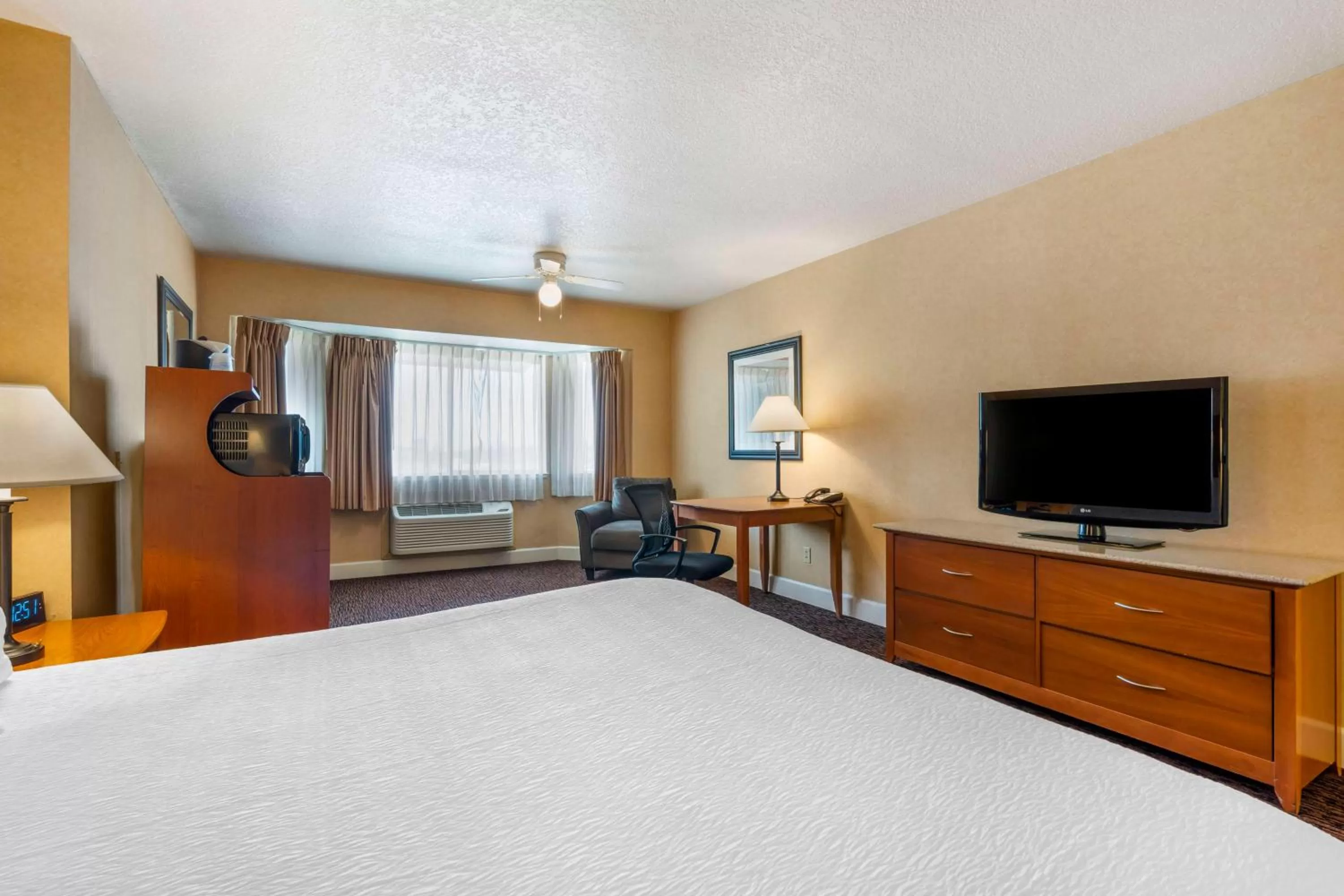 Bedroom, Bed in Best Western Plus Placerville Inn