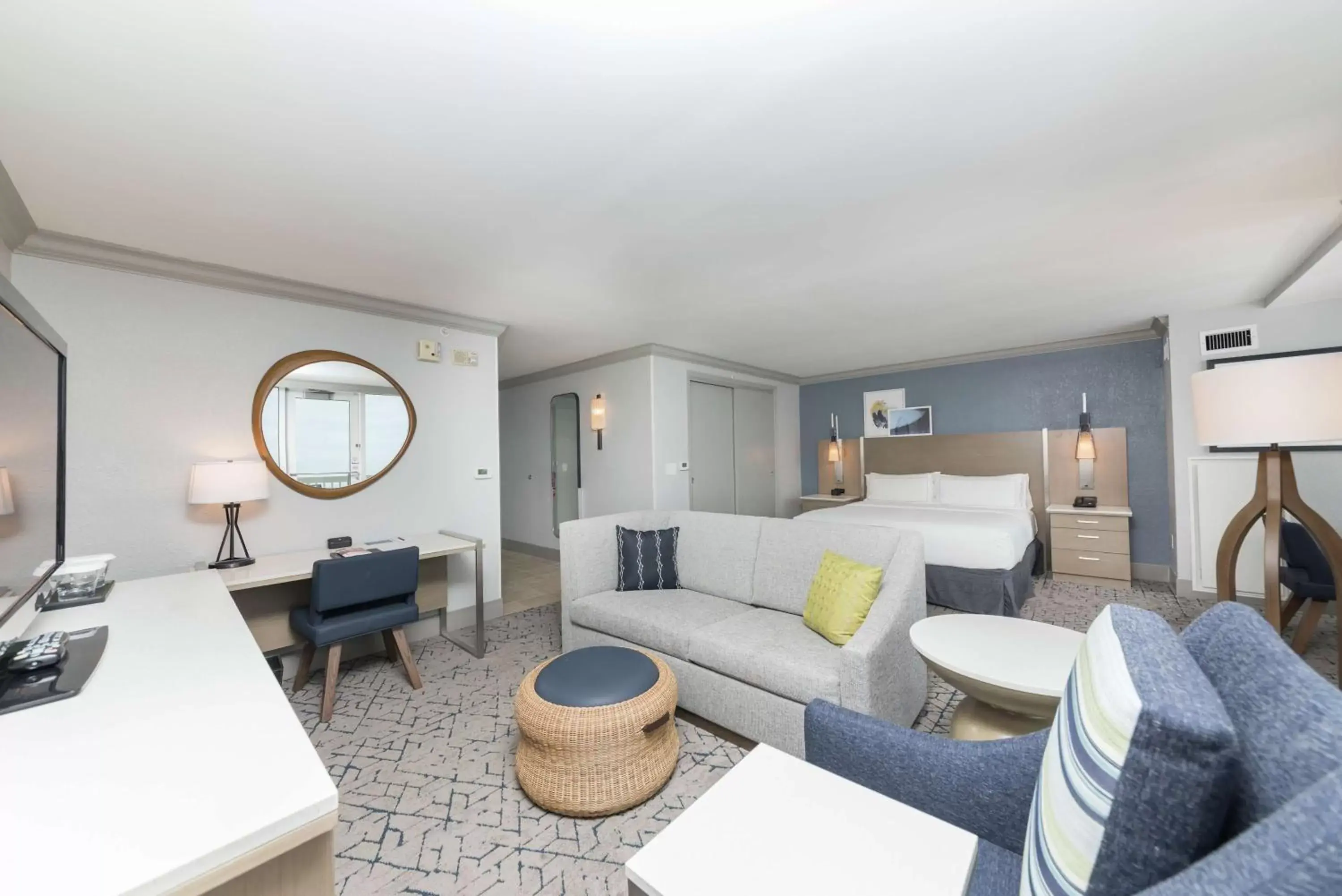 Bedroom, Seating Area in Hilton Melbourne Beach Oceanfront