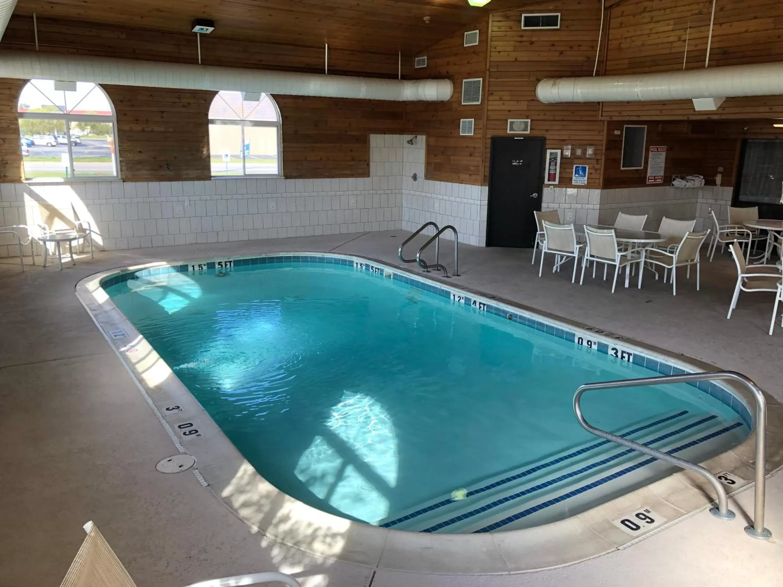 Swimming Pool in Country Inn & Suites by Radisson, Auburn, IN