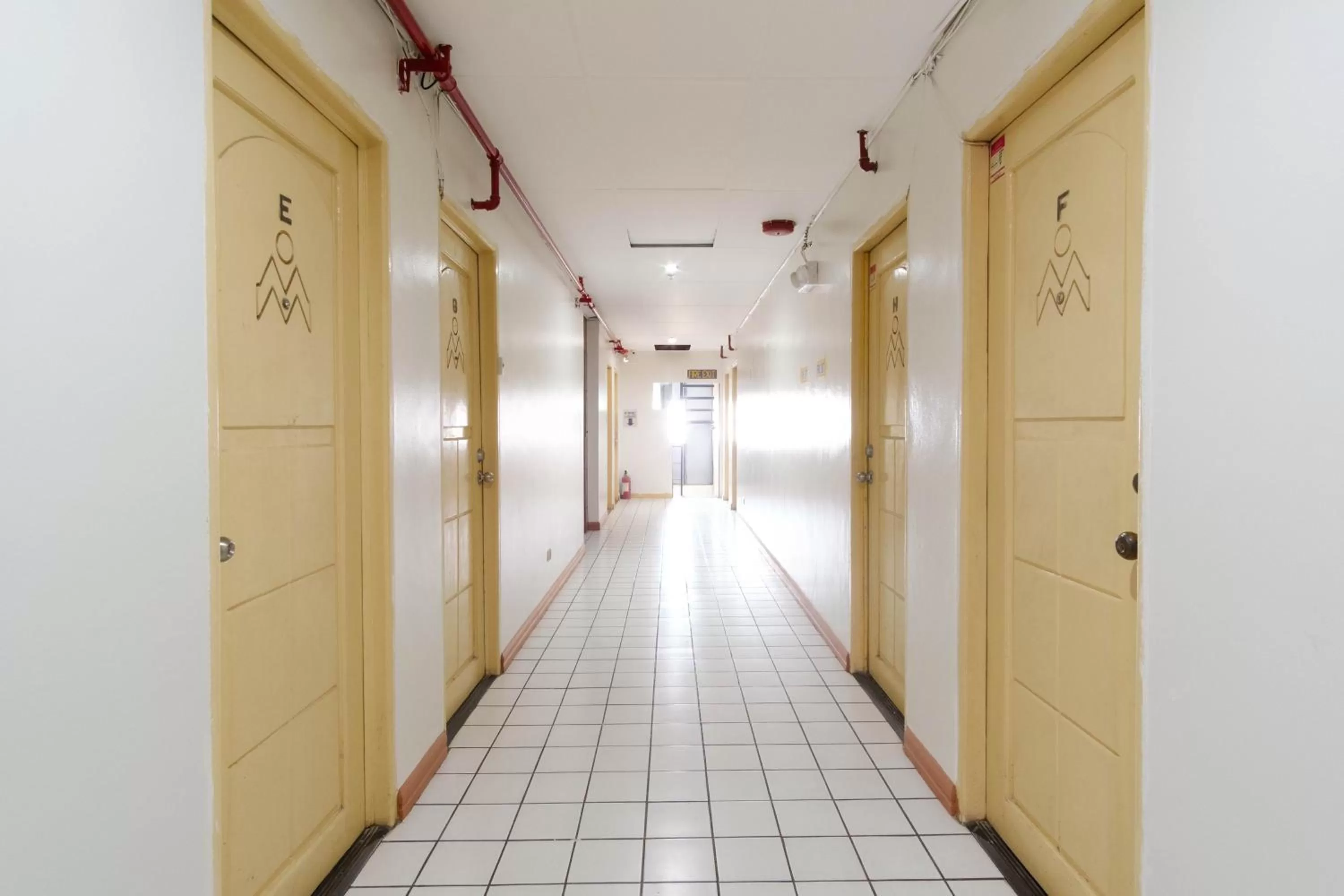 Other in RedDoorz Plus near Johnson and Johnson Paranaque