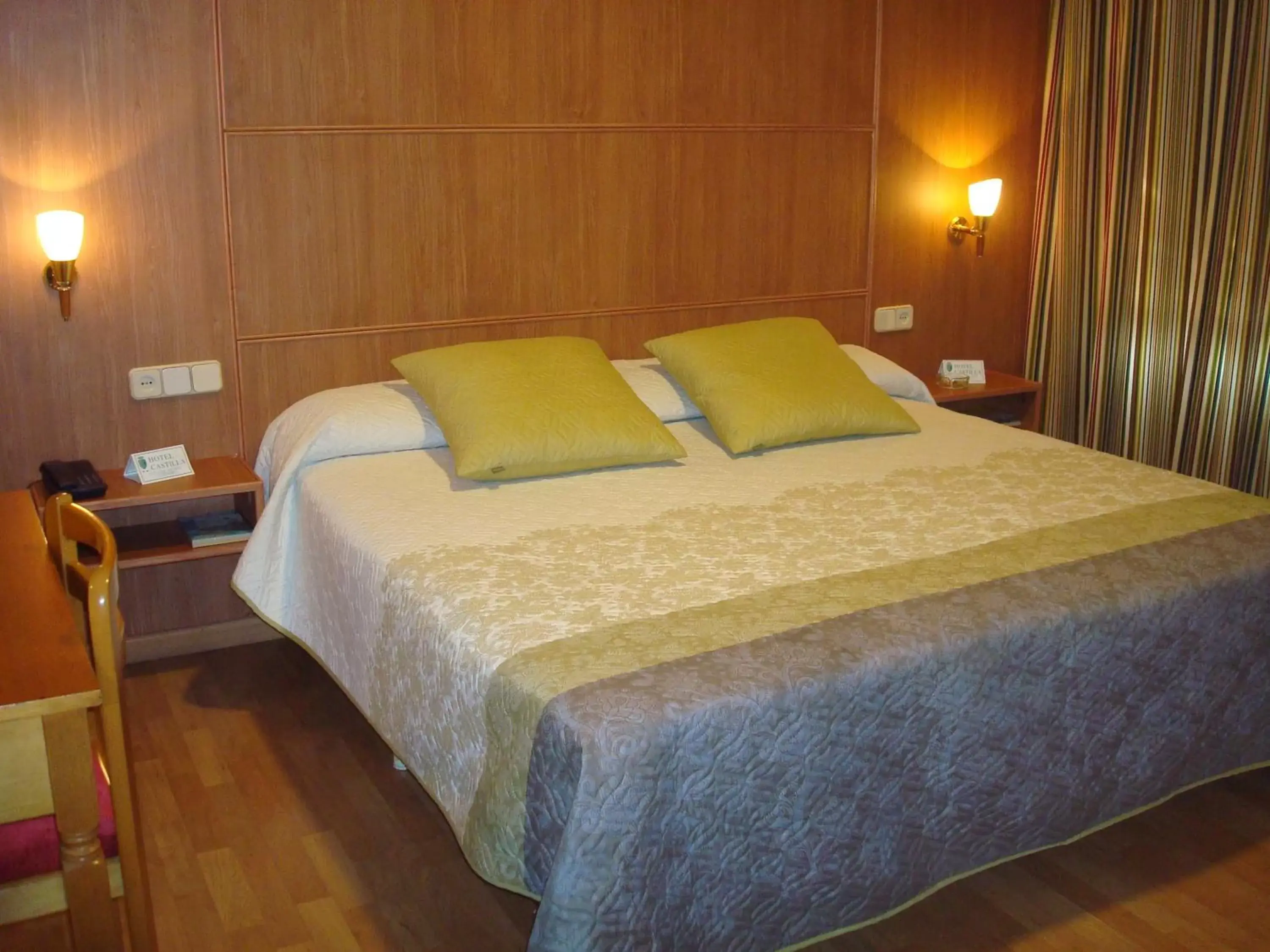 Bed in Hotel Castilla