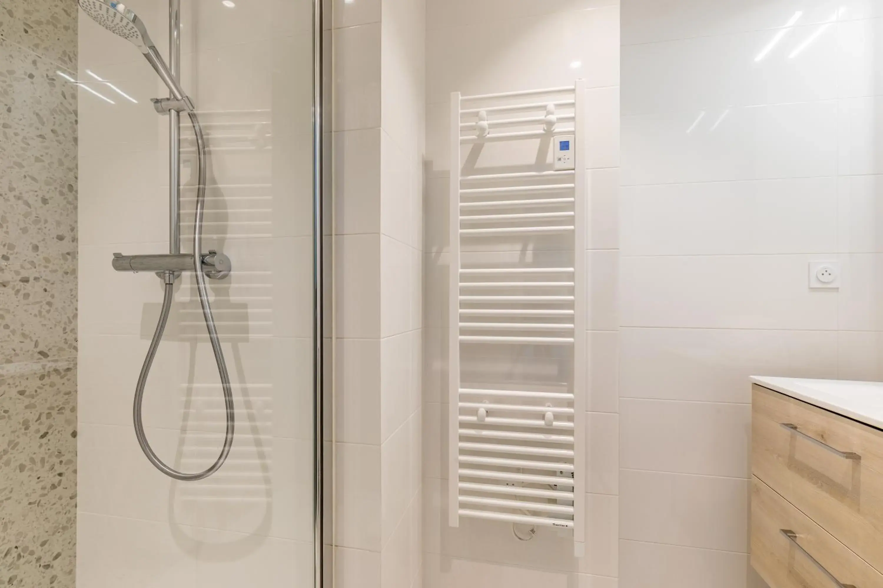 Shower, Bathroom in Hôtel De La Vallée