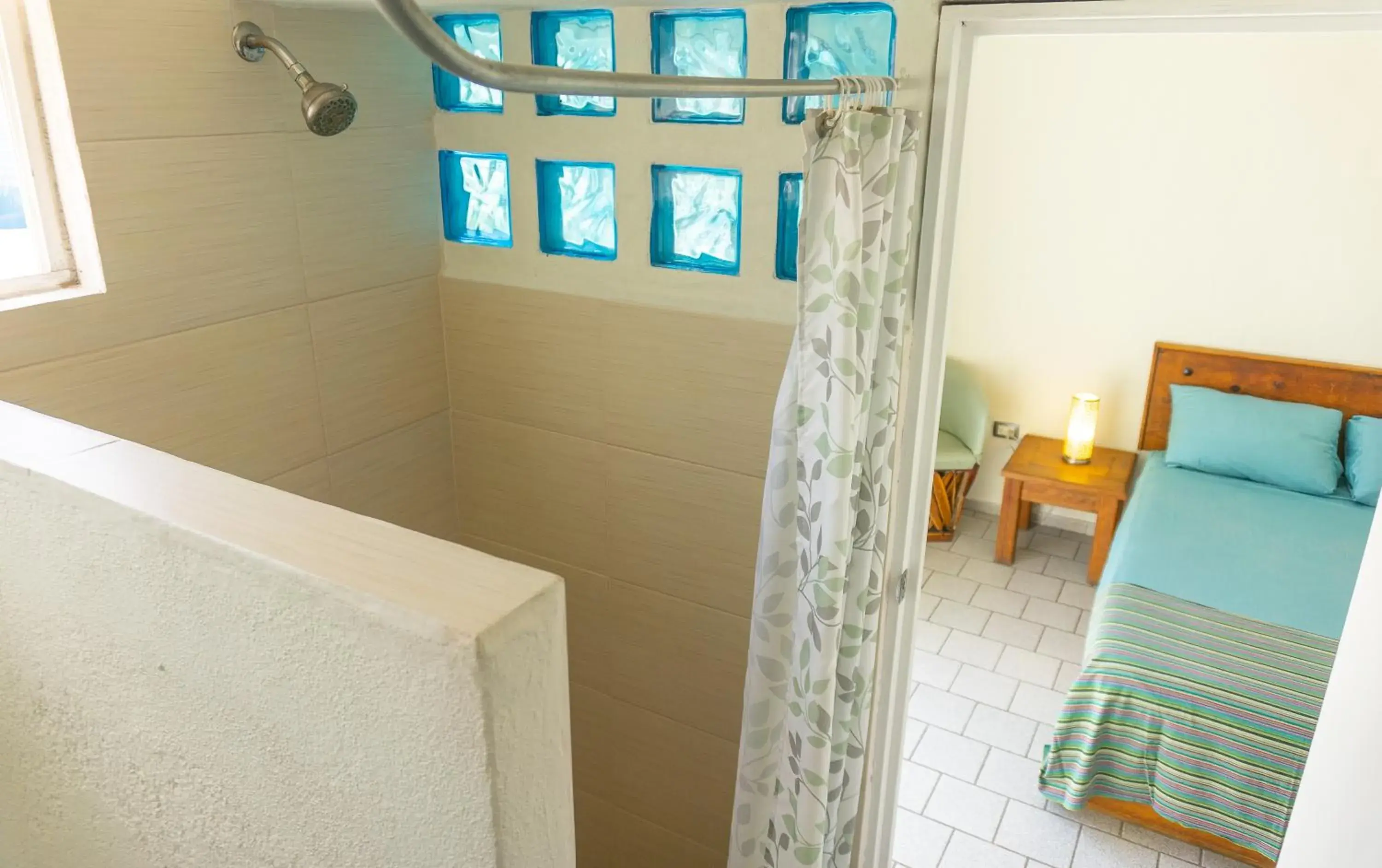 Bathroom in Hotel Allende
