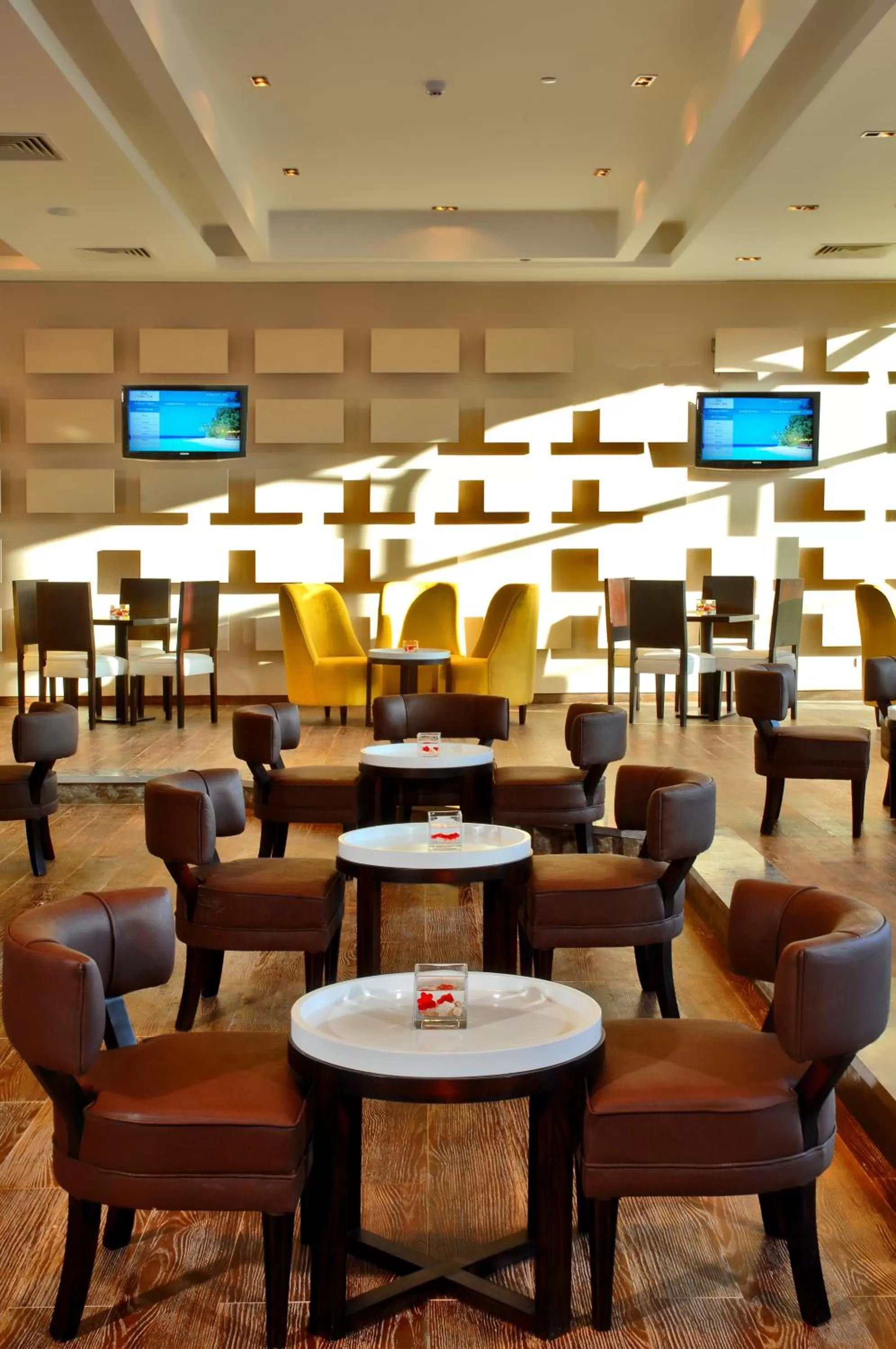 Lounge or bar in Coral Sea Aqua Club Resort