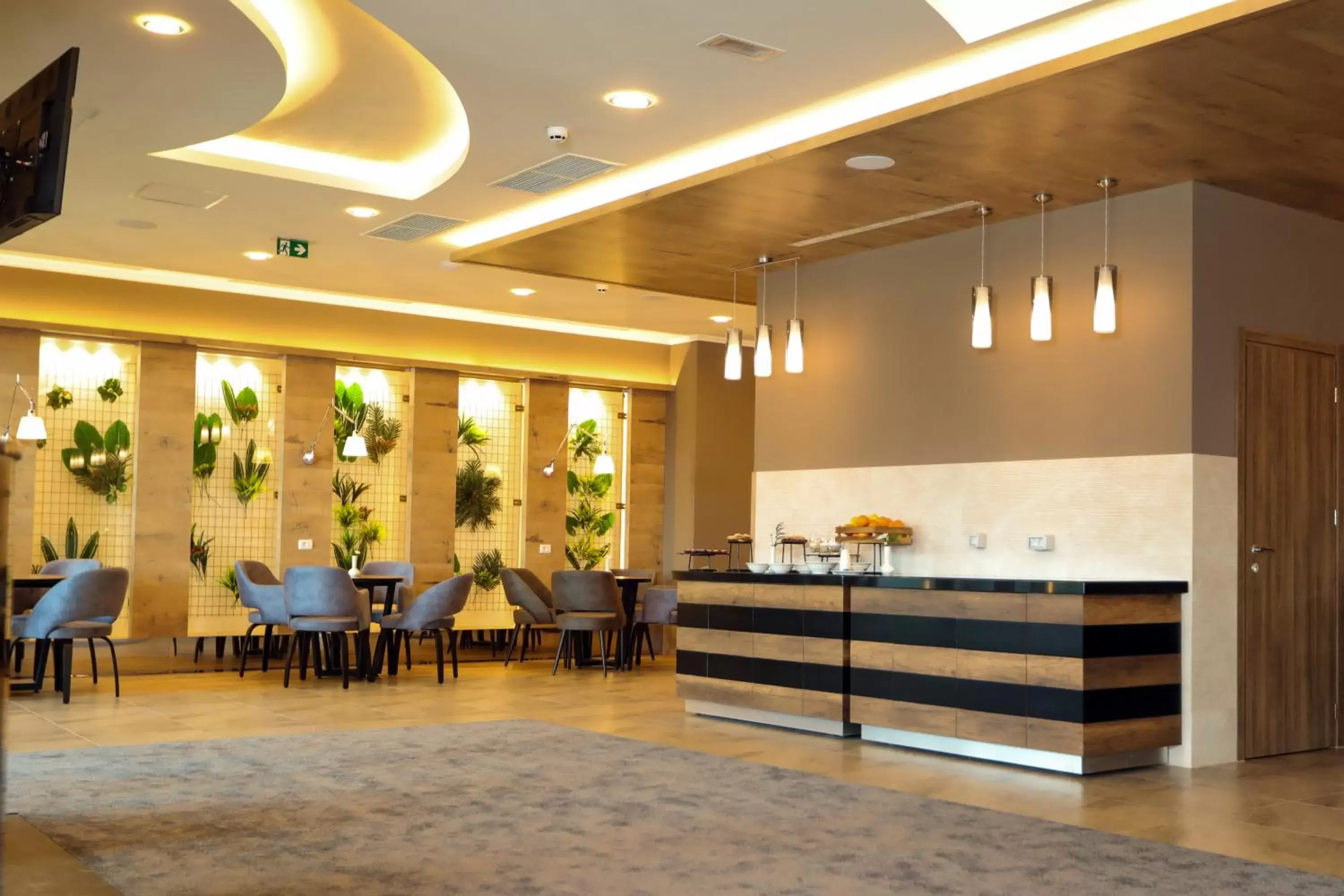 Restaurant/places to eat, Lobby/Reception in Mercure Tetovo