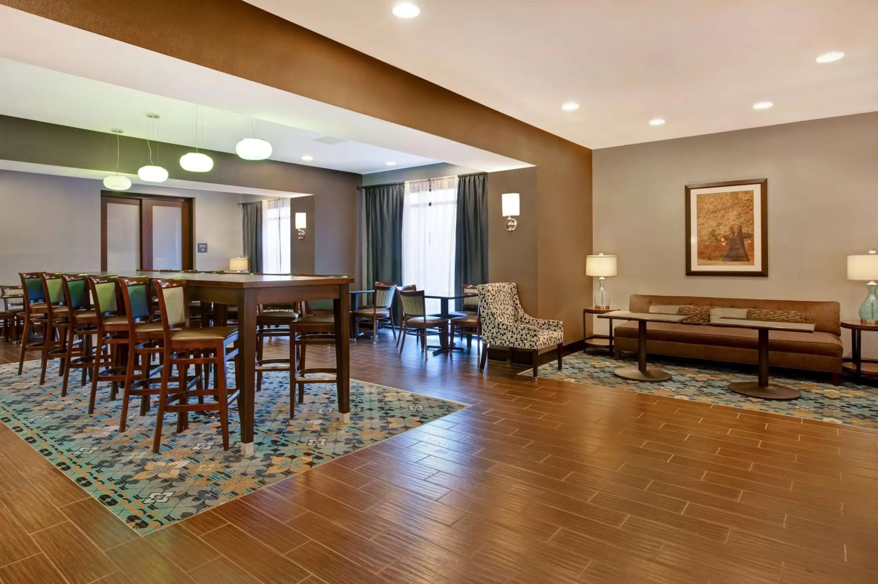 Dining area, Restaurant/Places to Eat in Hampton Inn Dekalb - Near the University