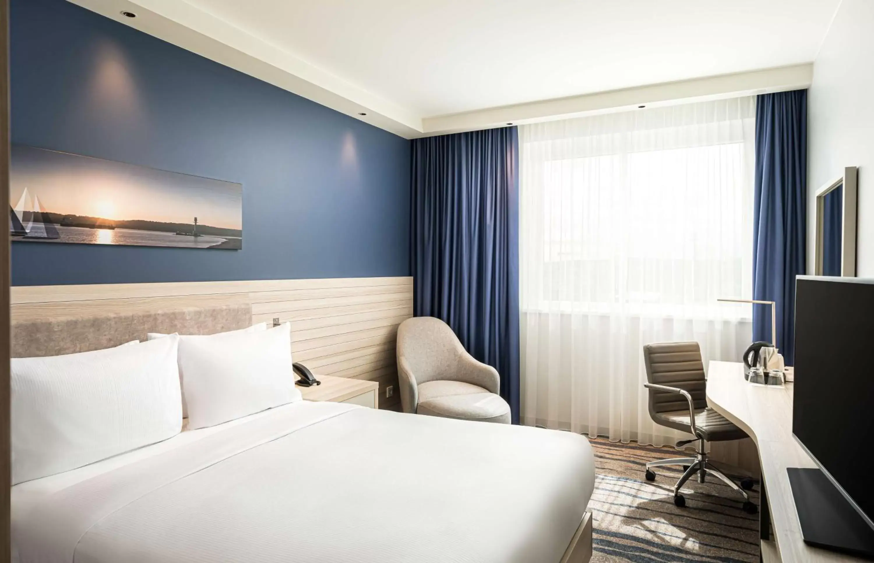 Queen Room with City View in Hampton By Hilton Kiel Queen Room with City View in Hampton By Hilton Kiel