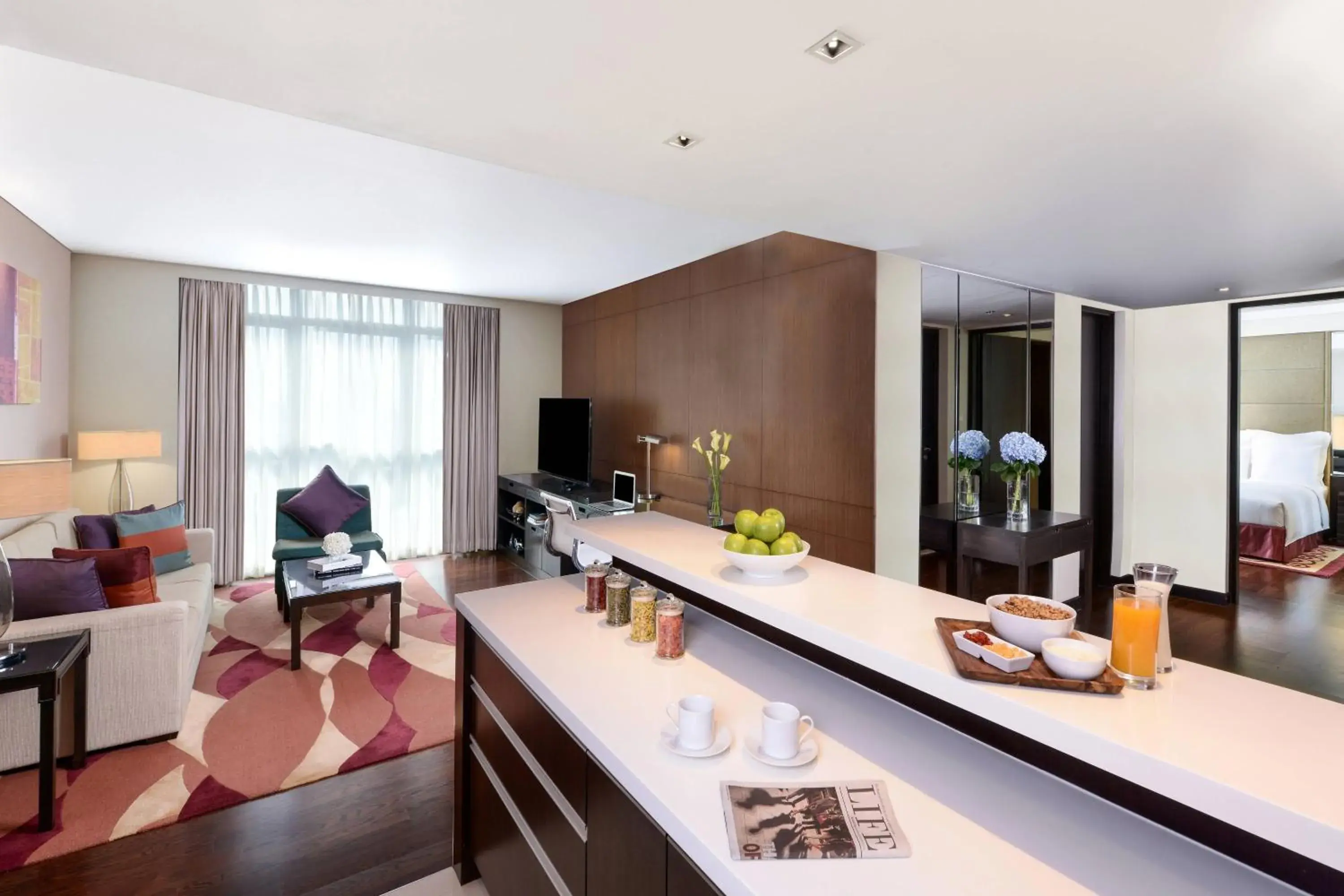 Living room, Kitchen/Kitchenette in Sathorn Vista, Bangkok - Marriott Executive Apartments