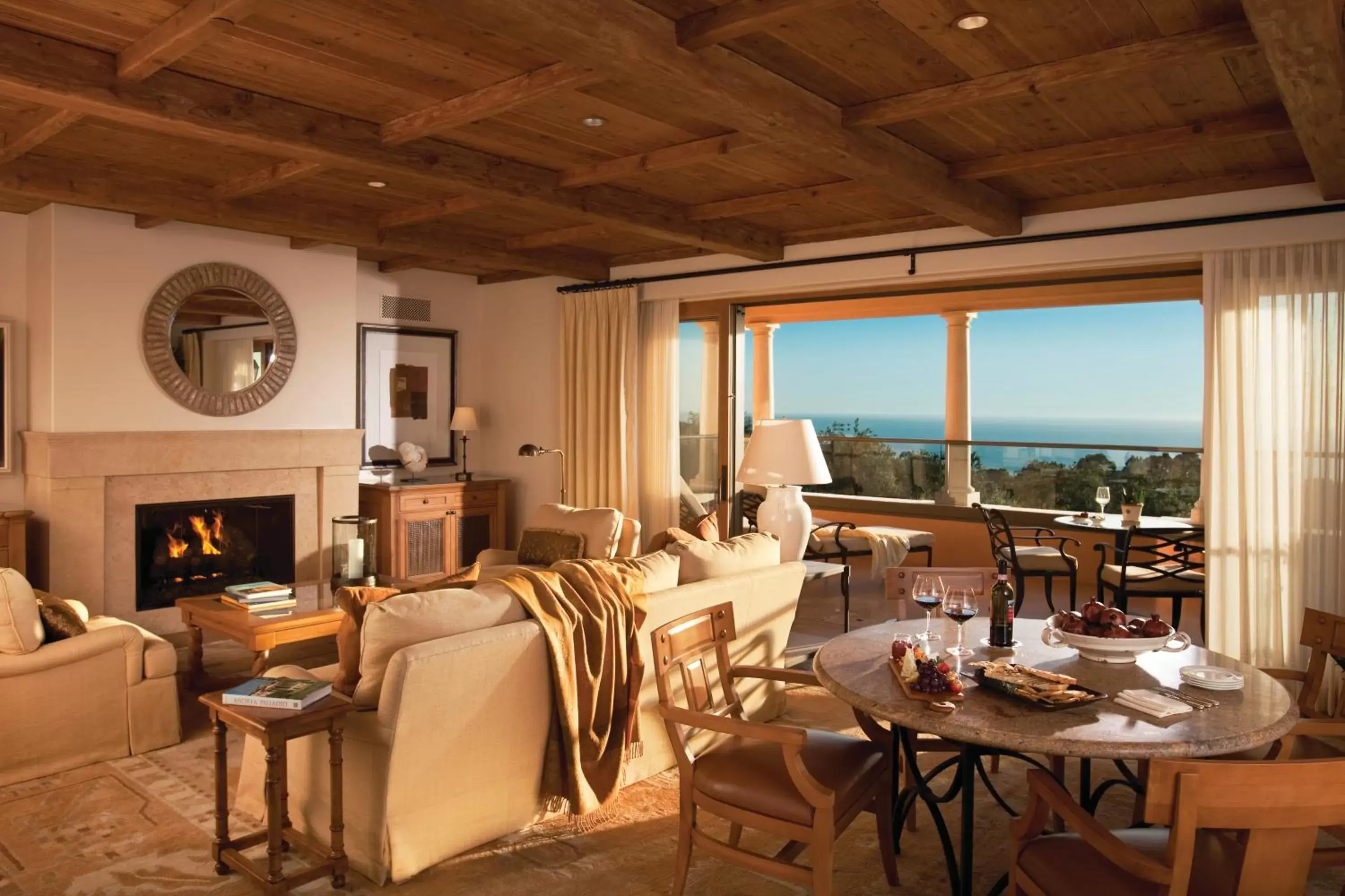 Living room, Restaurant/Places to Eat in Resort at Pelican Hill