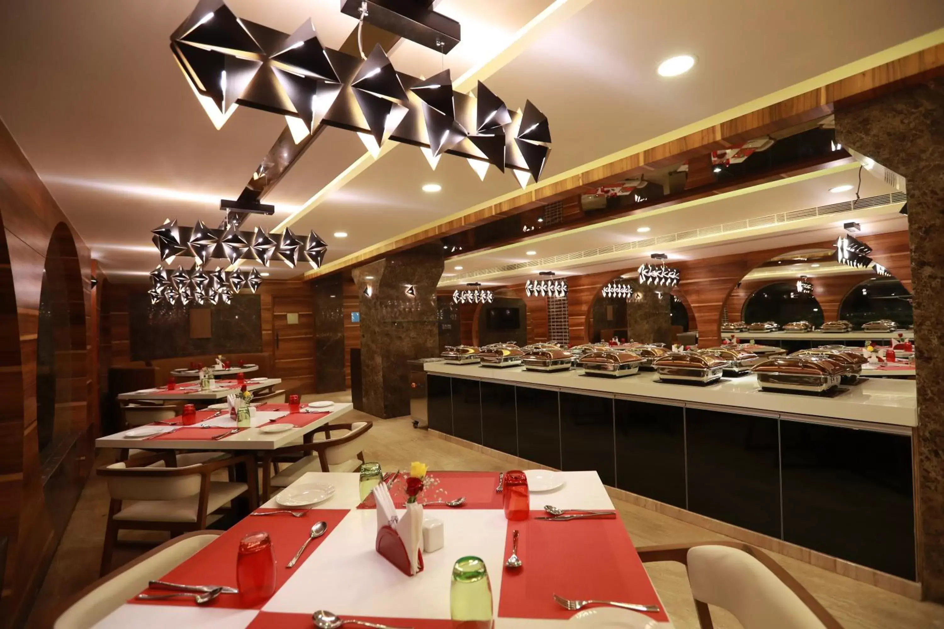 Restaurant/Places to Eat in Hotel Park Elanza Chennai