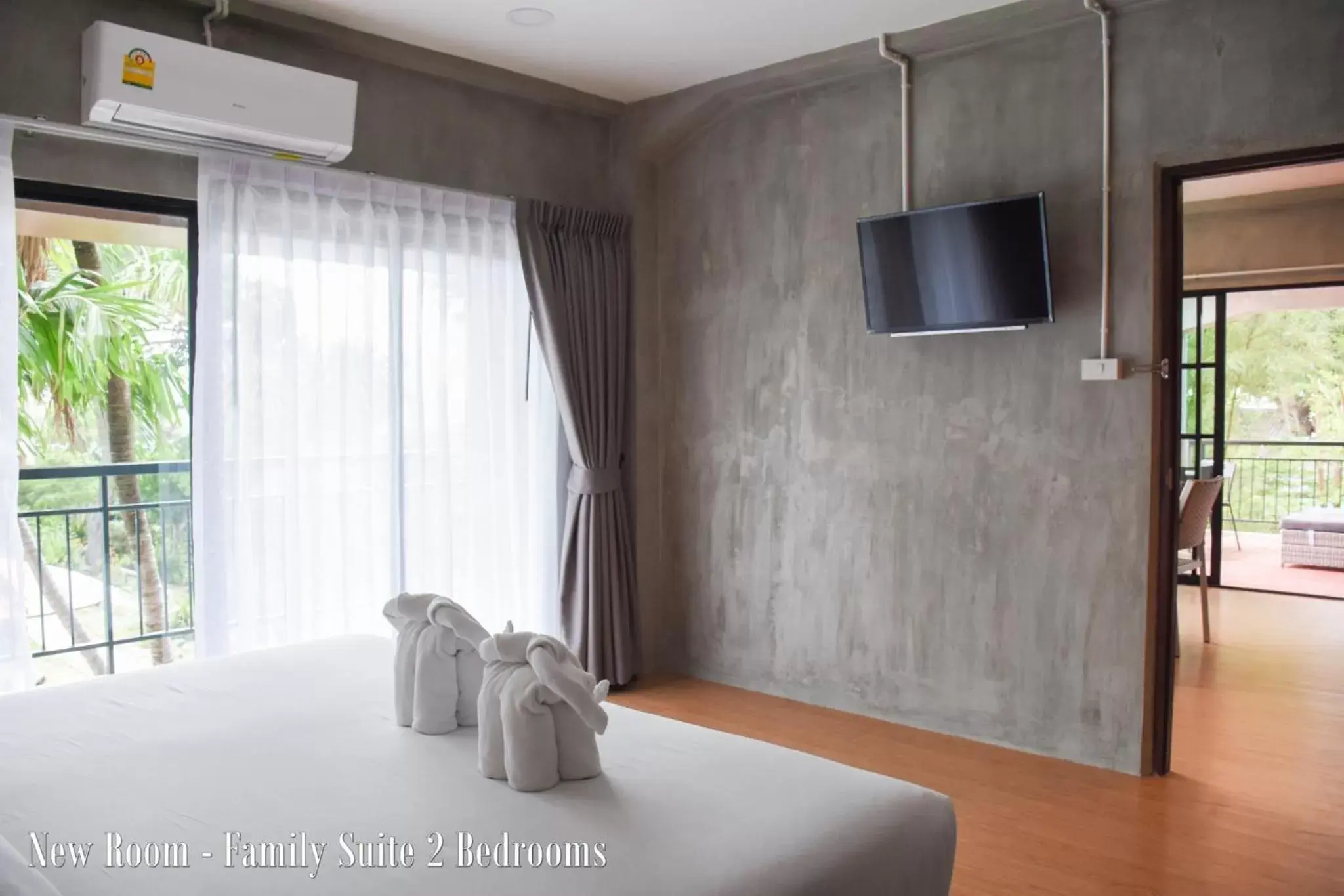 Bedroom, TV/Entertainment Center in Basaya Beach Hotel & Resort
