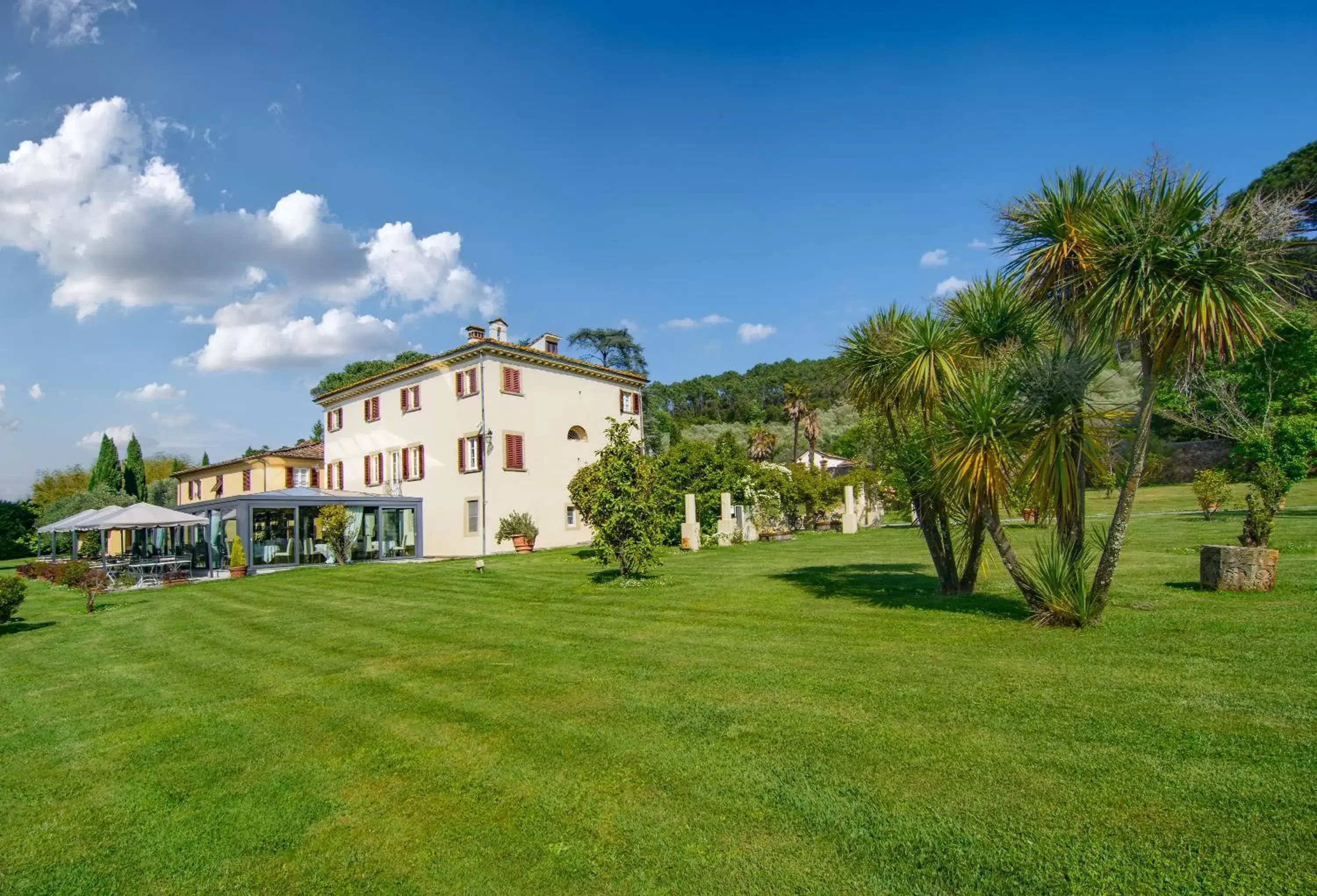 Garden, Property Building in Hotel Albergo Villa Marta