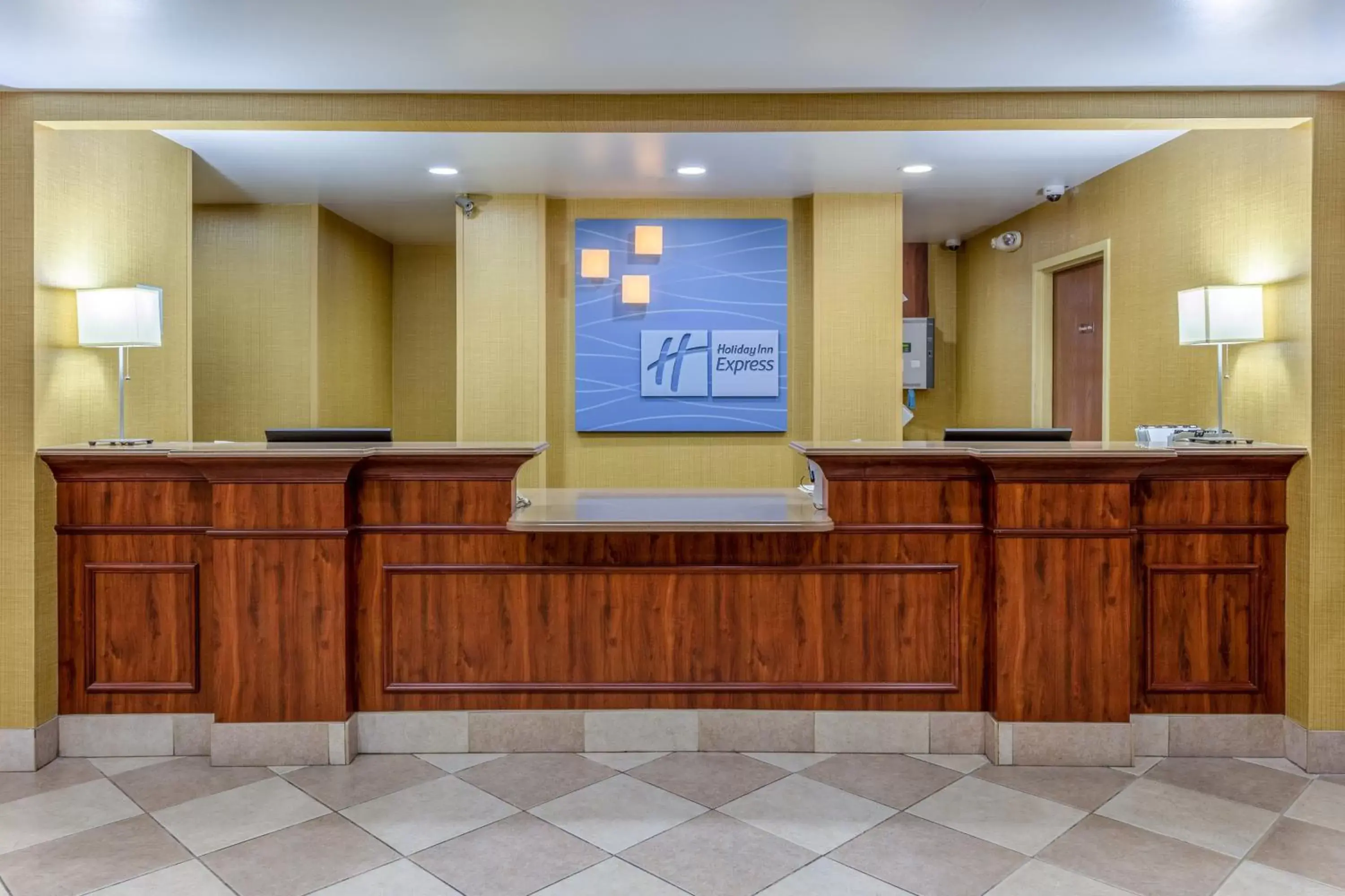 Lobby or reception, Lobby/Reception in Holiday Inn Express Hotel & Suites Bowling Green, an IHG Hotel