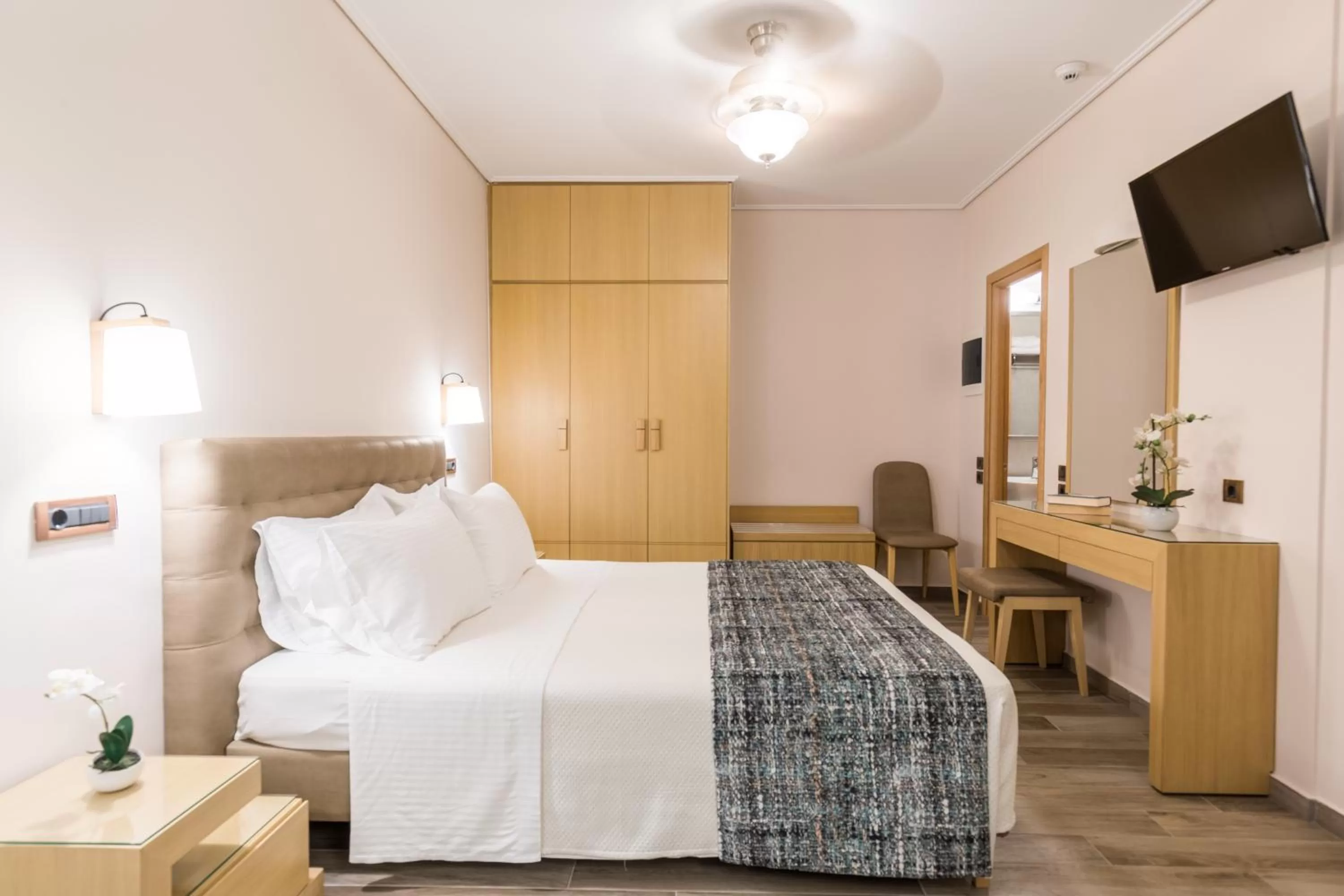 Photo of the whole room, Bed in Akti Taygetos - Conference Resort