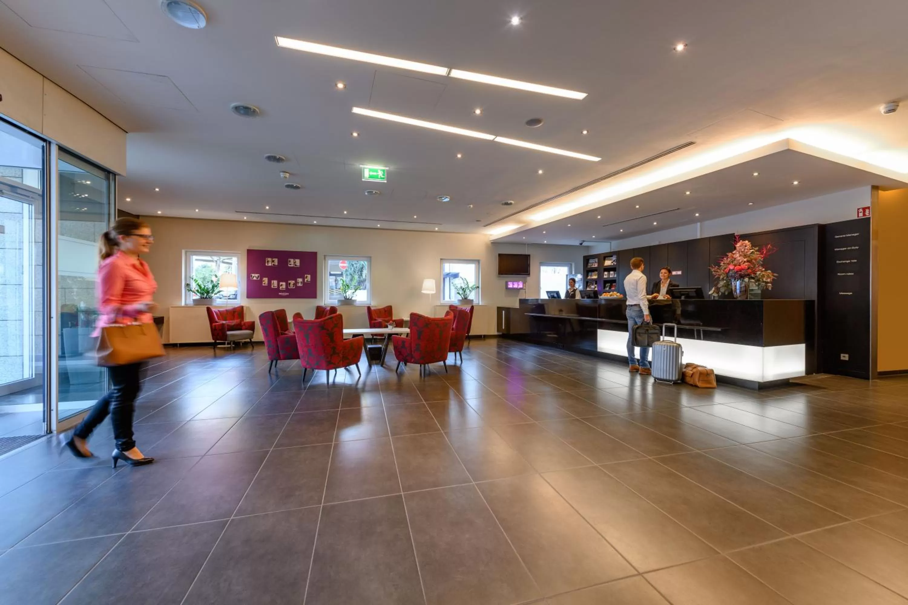 Lobby or reception in Mercure Stuttgart City Center