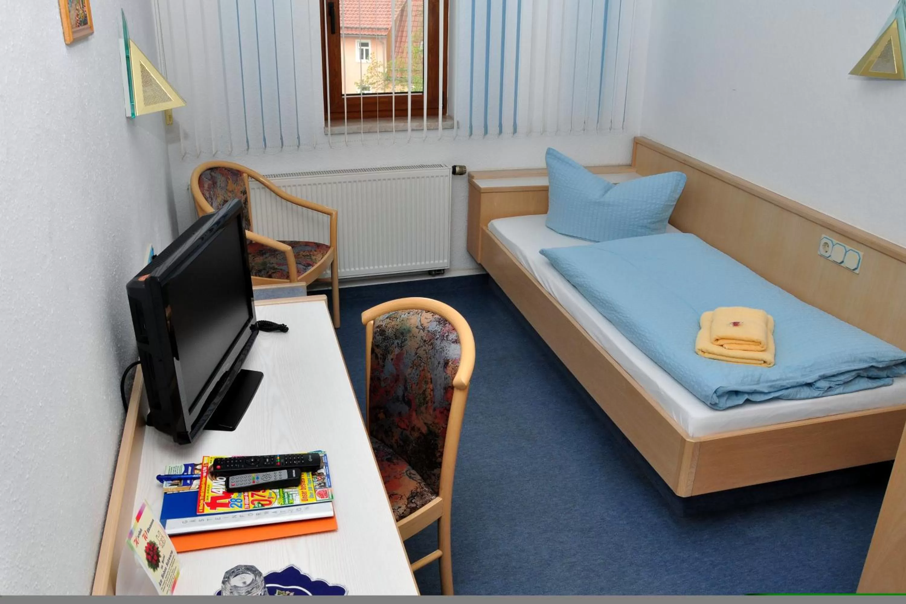 Photo of the whole room, Bed in Hotel Am Hohen Schwarm