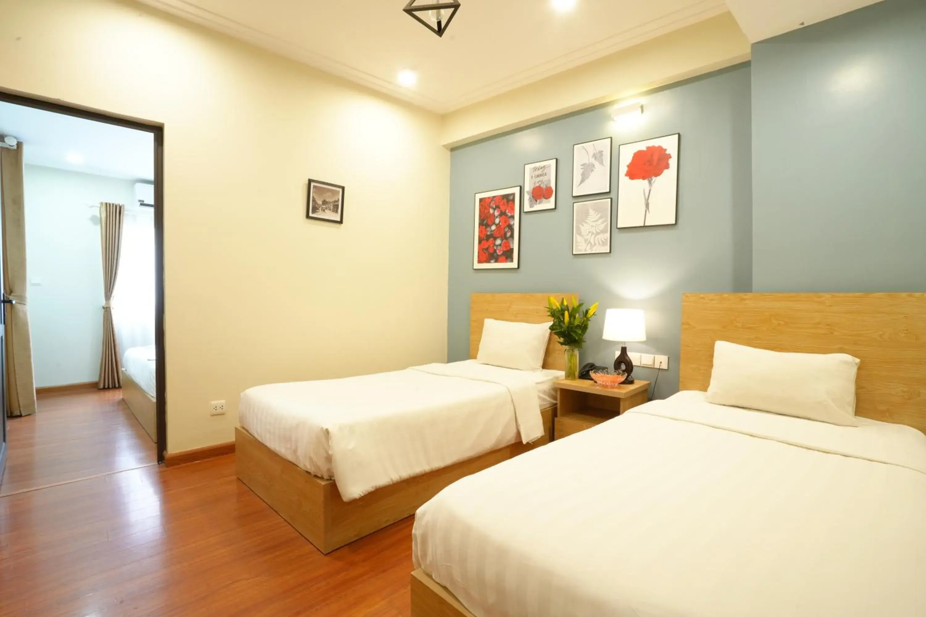 Bedroom, Bed in Valley Hotel &Travel