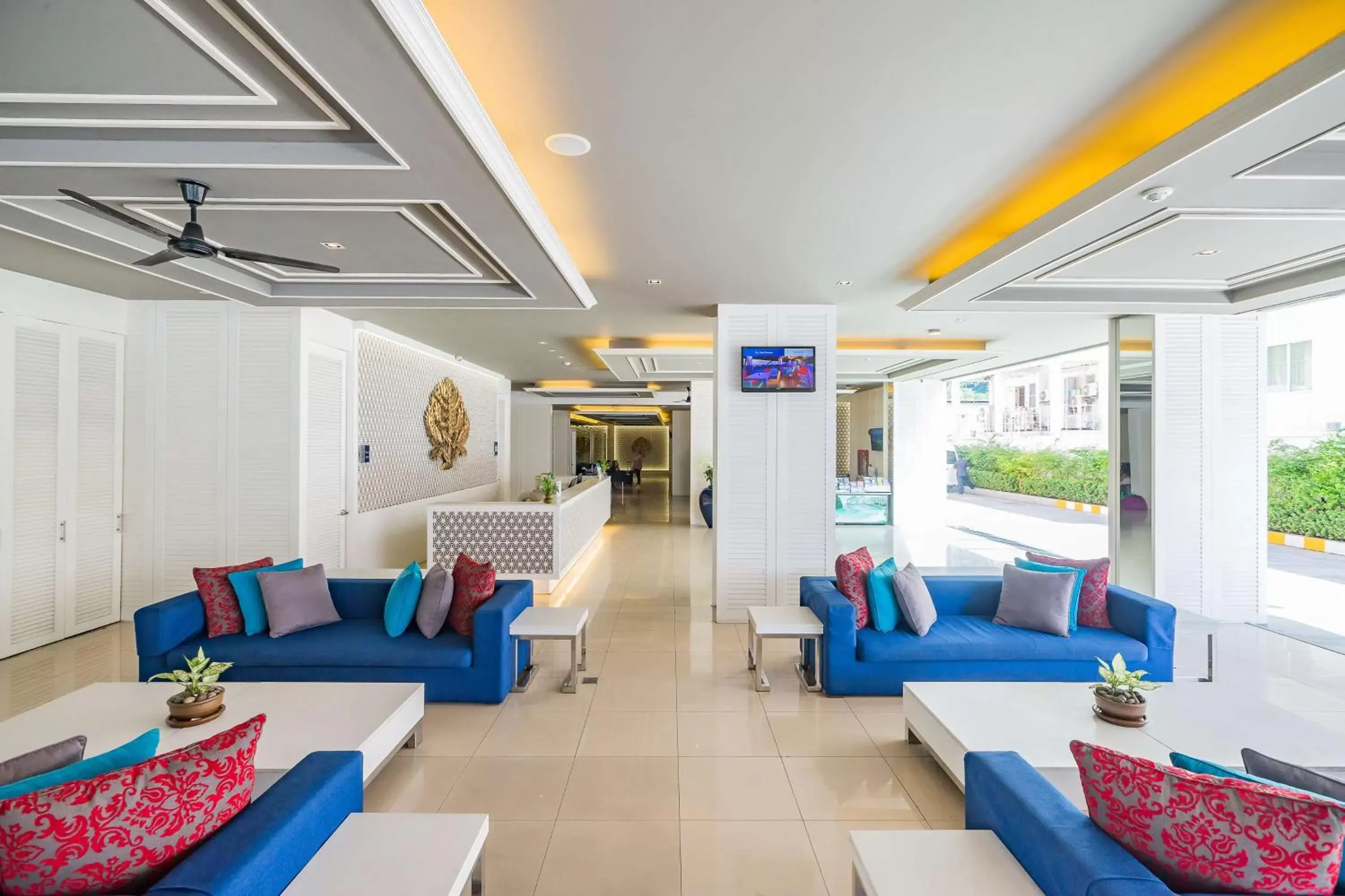 Lobby or reception in Best Western Patong Beach