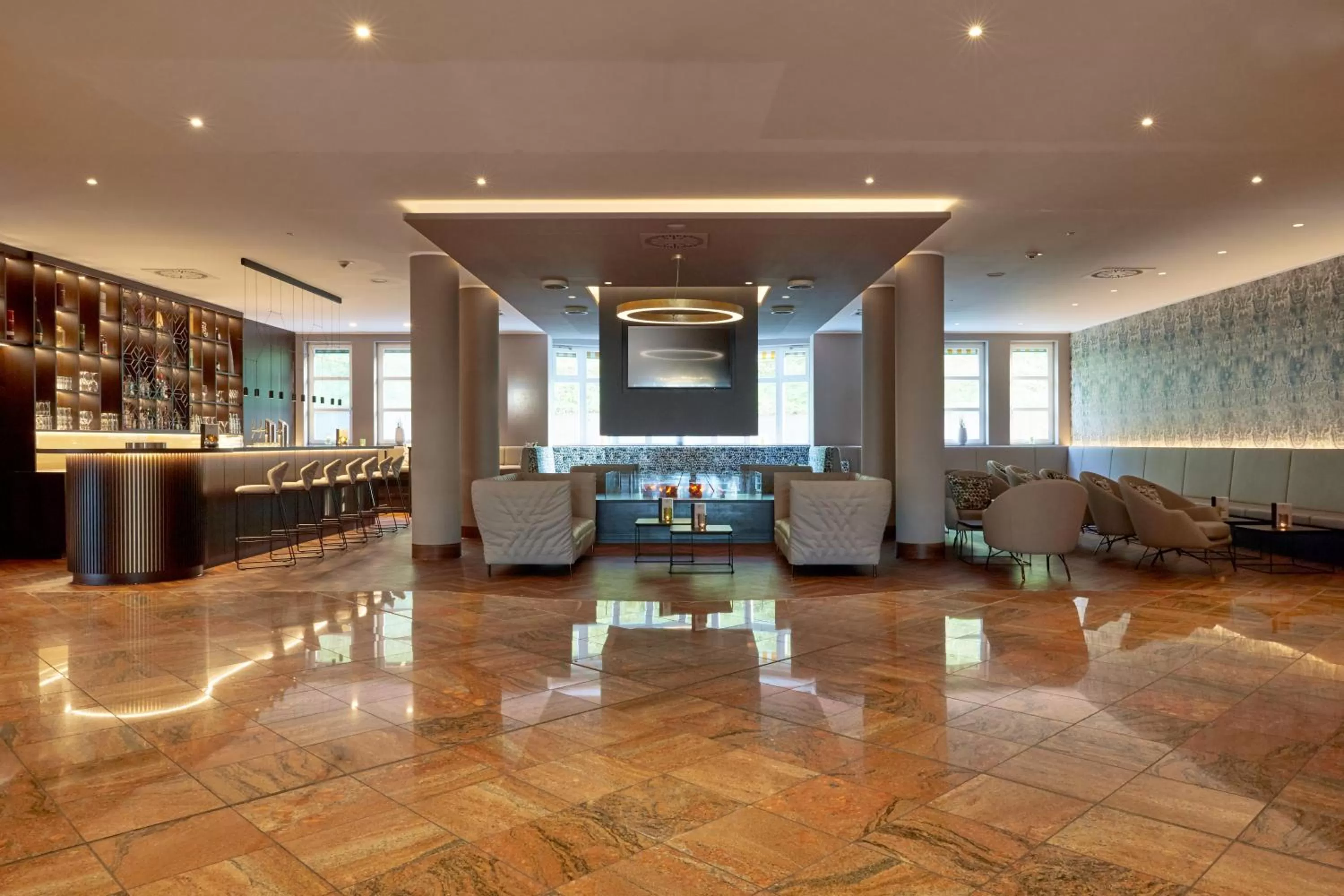Lounge or bar in H+ Hotel Limes Thermen Aalen