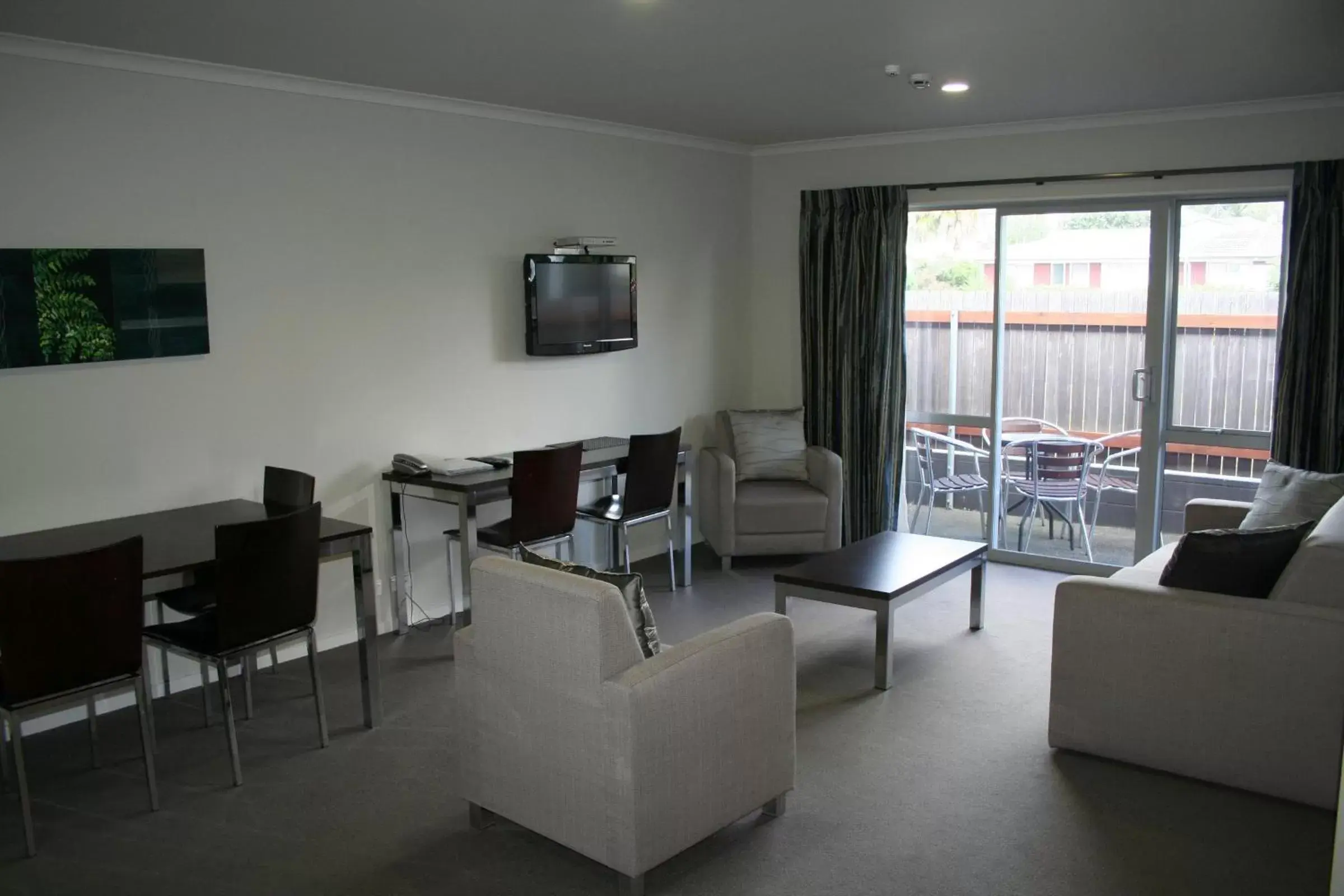 Living room, Seating Area in Aveda Motor Lodge