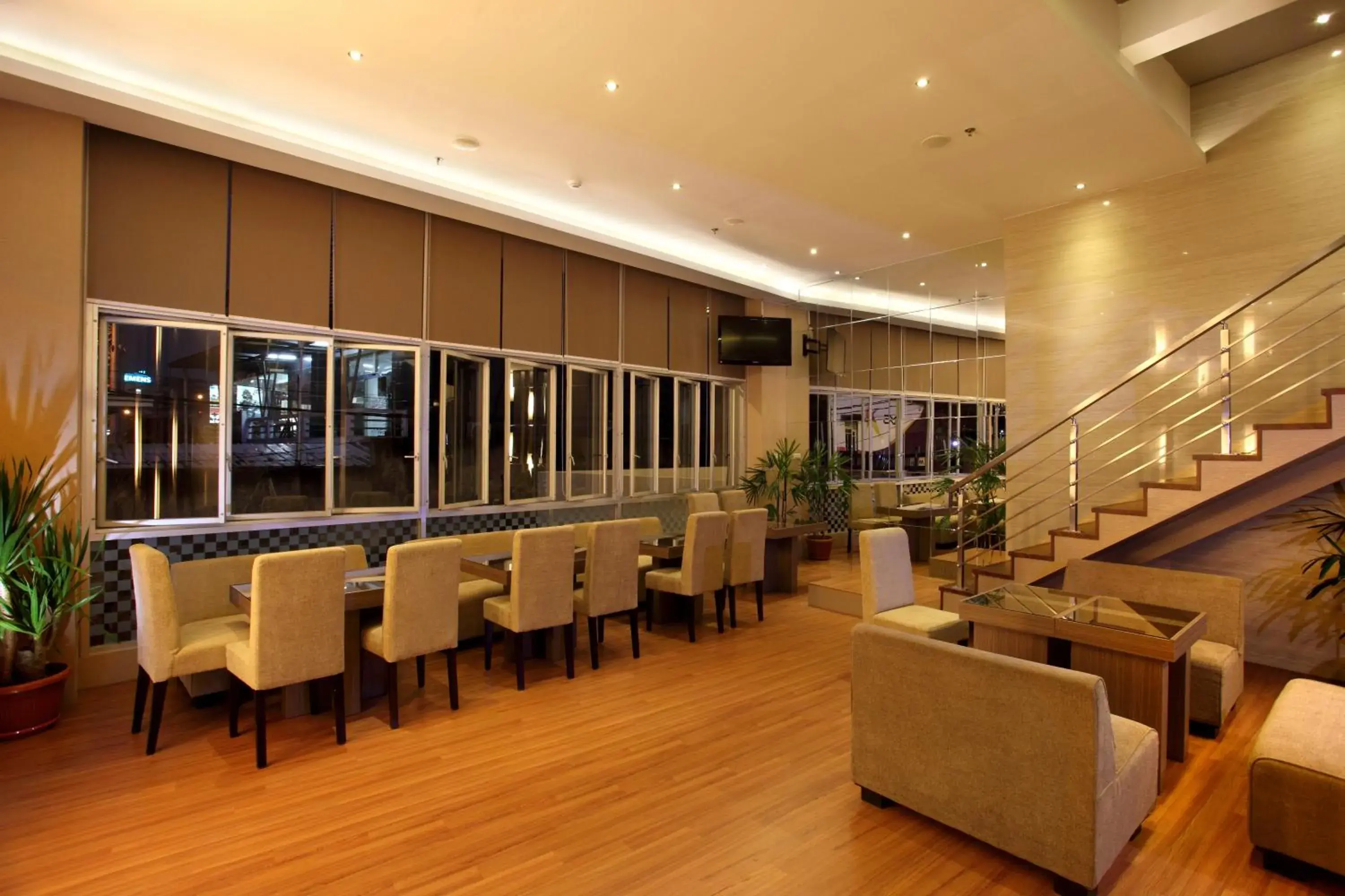 Lobby or reception, Restaurant/Places to Eat in Hotel Vio Pasteur