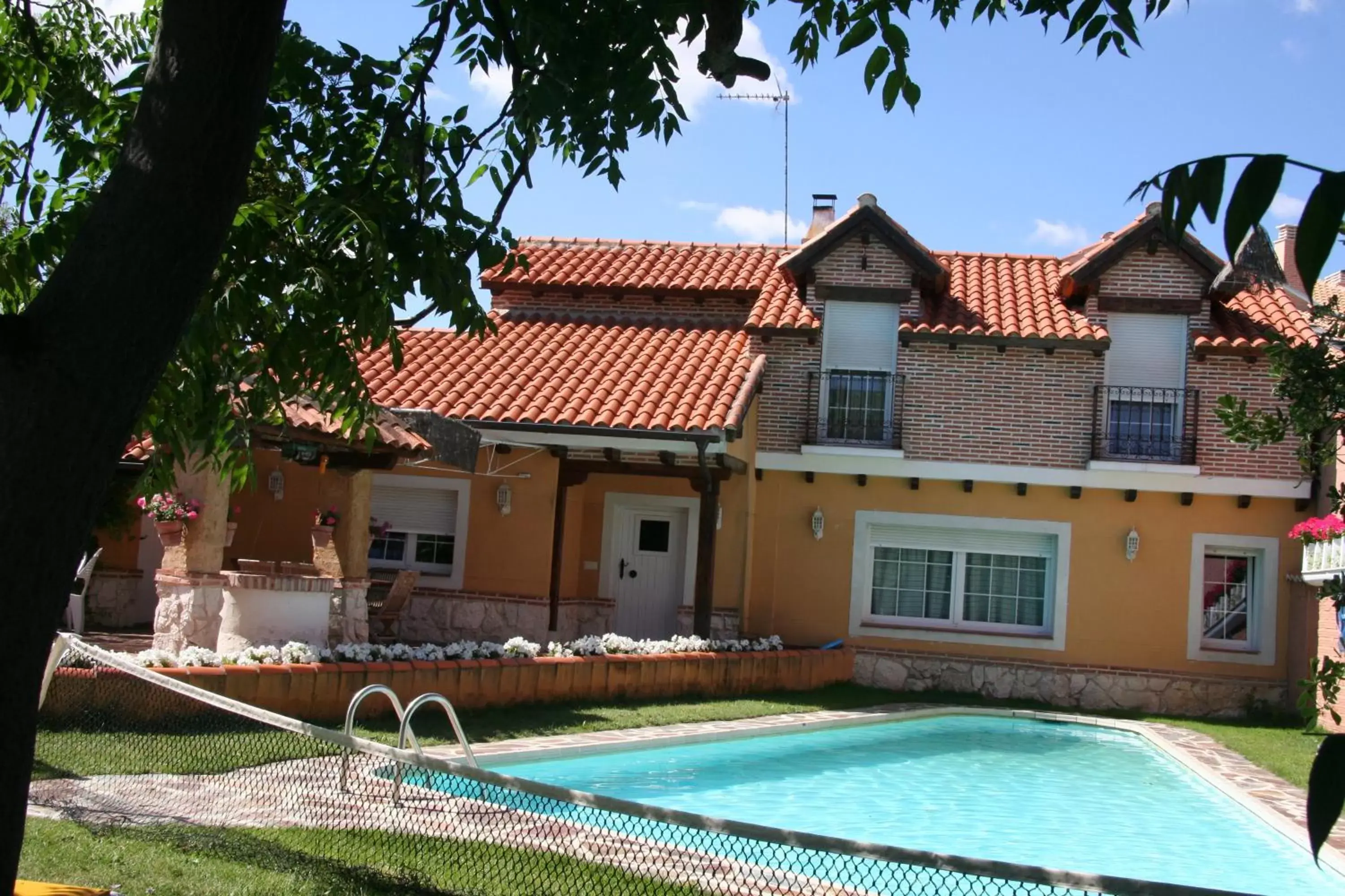 Swimming pool, Property Building in Hospedium Hacienda Las Cavas