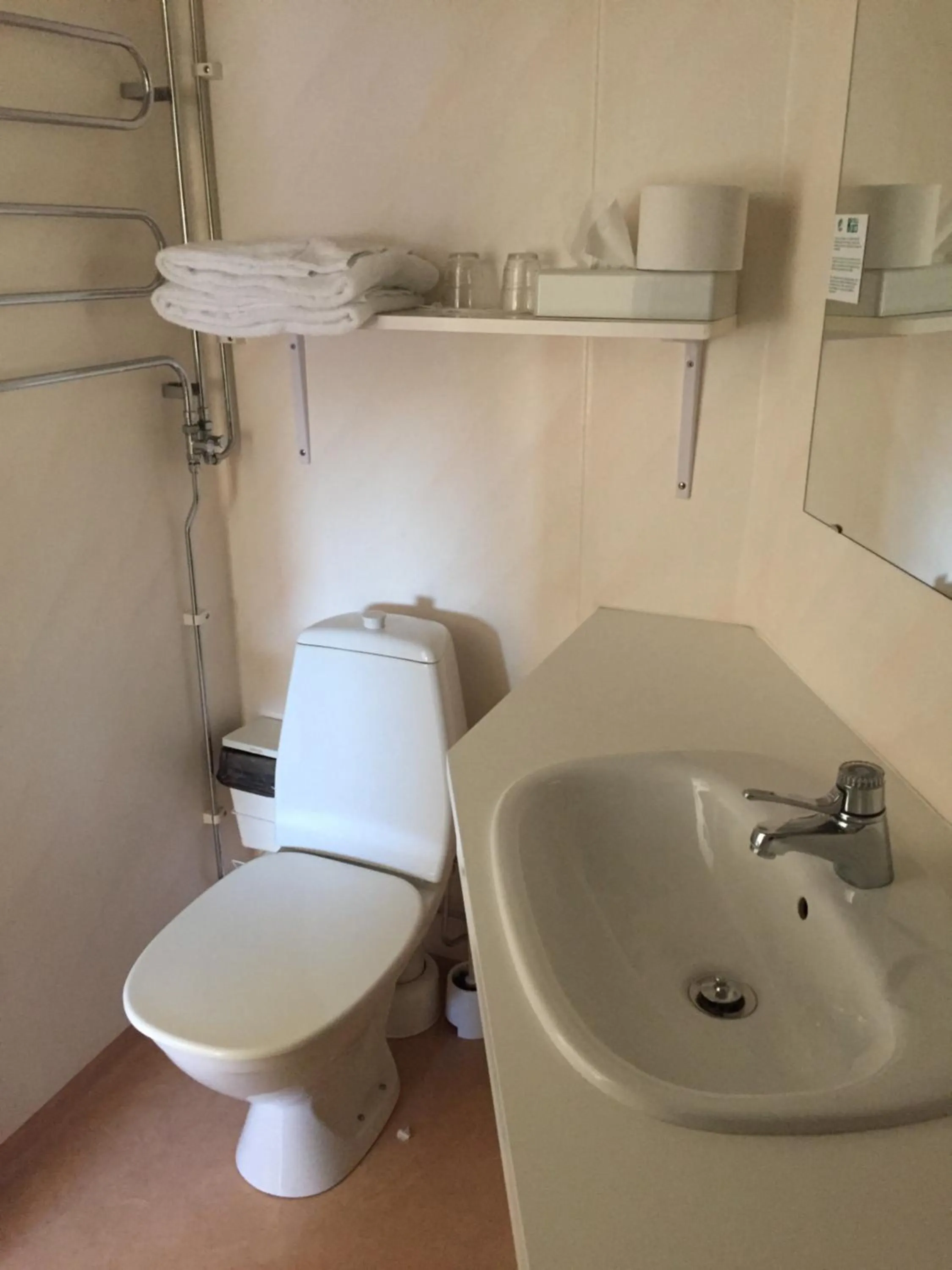 Shower in Hotel E-10 by First