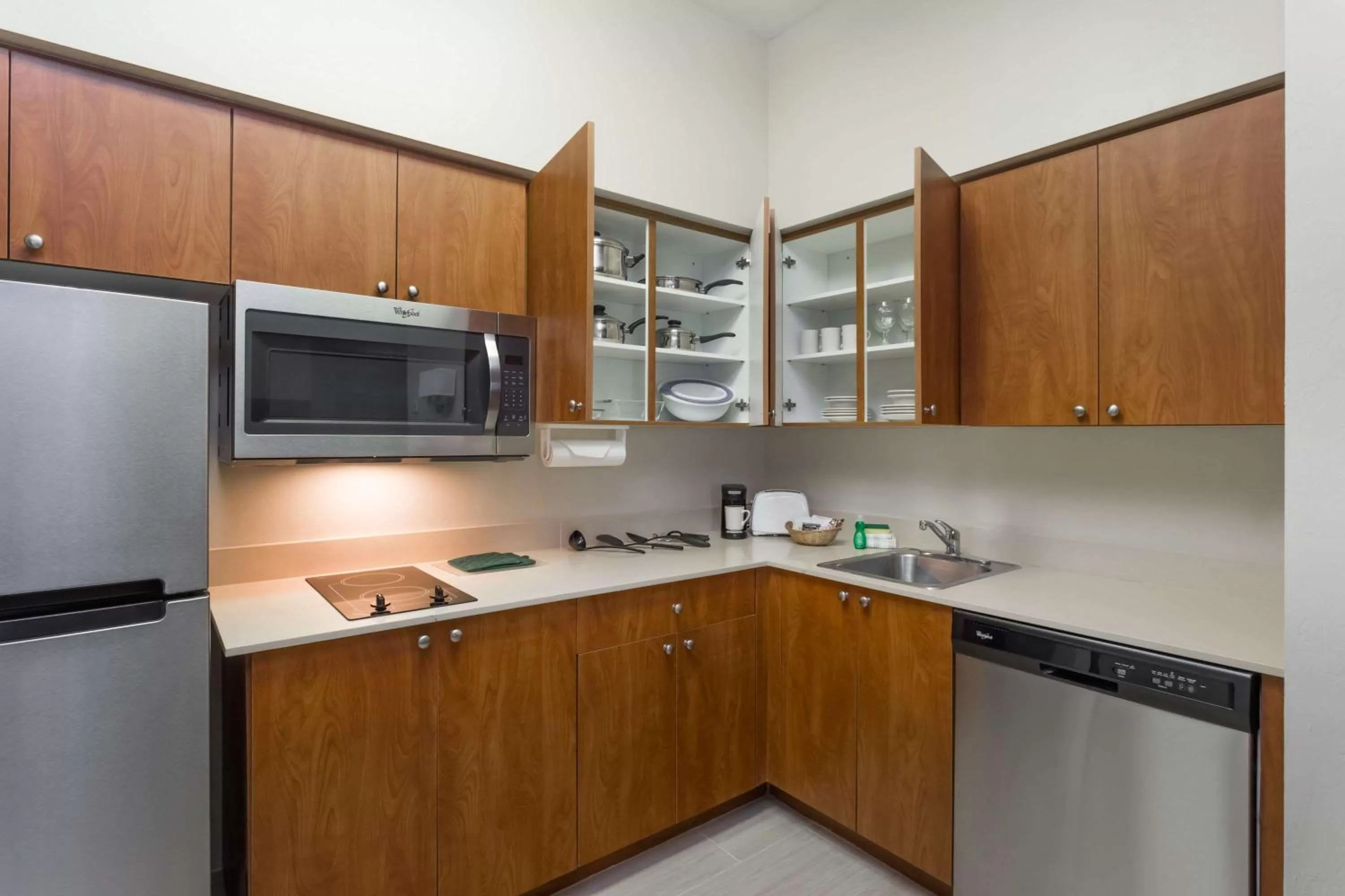 Kitchen or kitchenette in Hawthorn Extended Stay by Wyndham Naples