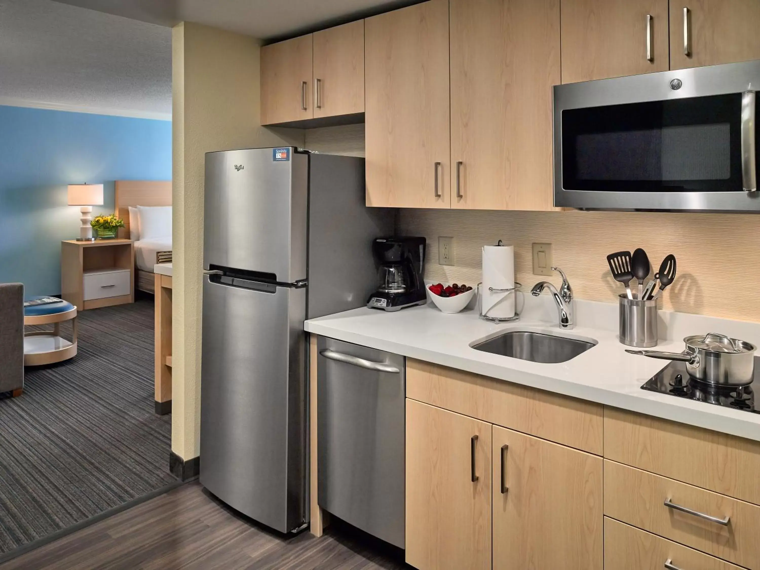 Kitchen or kitchenette, Kitchen/Kitchenette in Sonesta ES Suites Gwinnett Place Atlanta