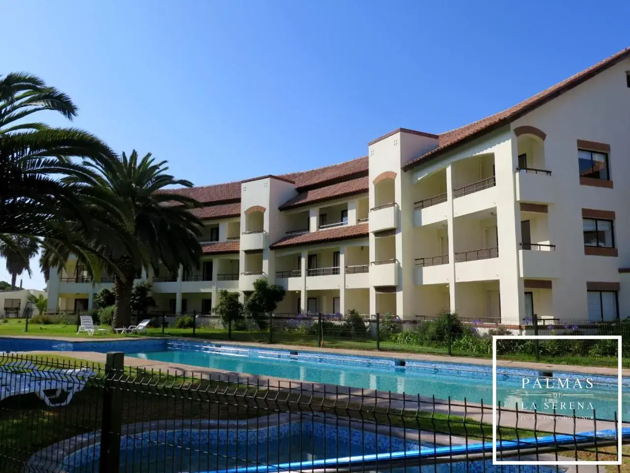 Property building, Swimming Pool in Hotel Palmas de La Serena