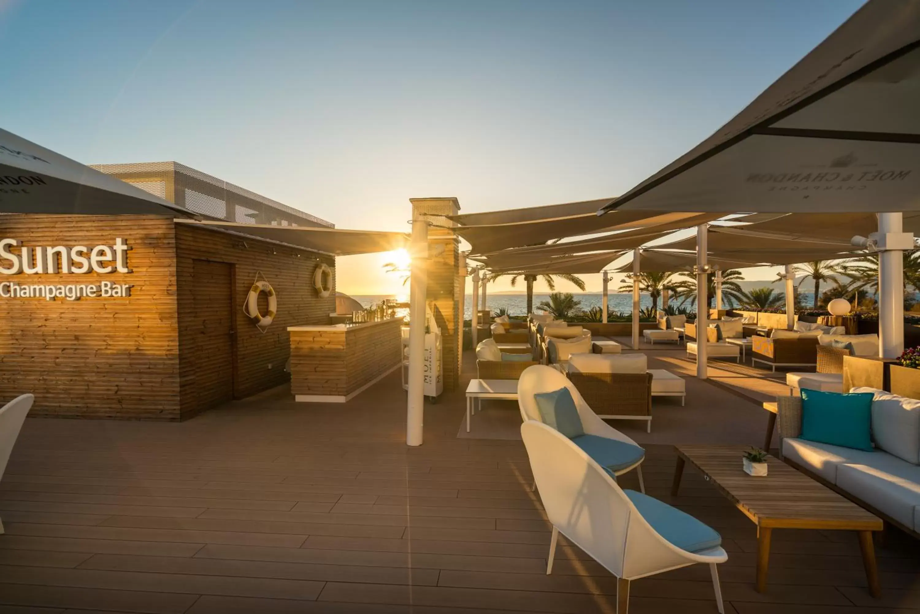 Lounge or bar in Iberostar Selection Playa de Palma