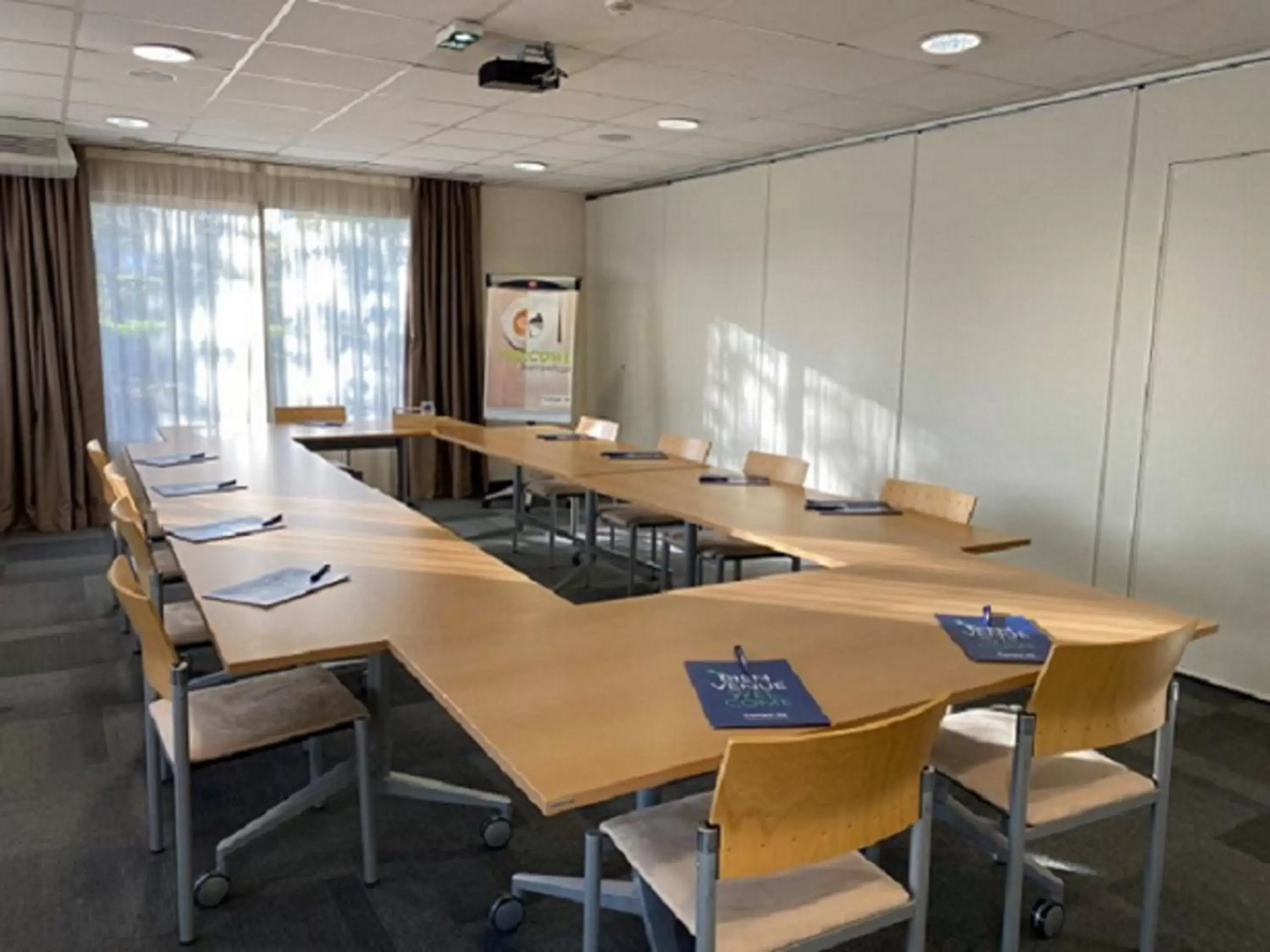 Meeting/conference room in Campanile Tours Sud ~ Joué-Les-Tours