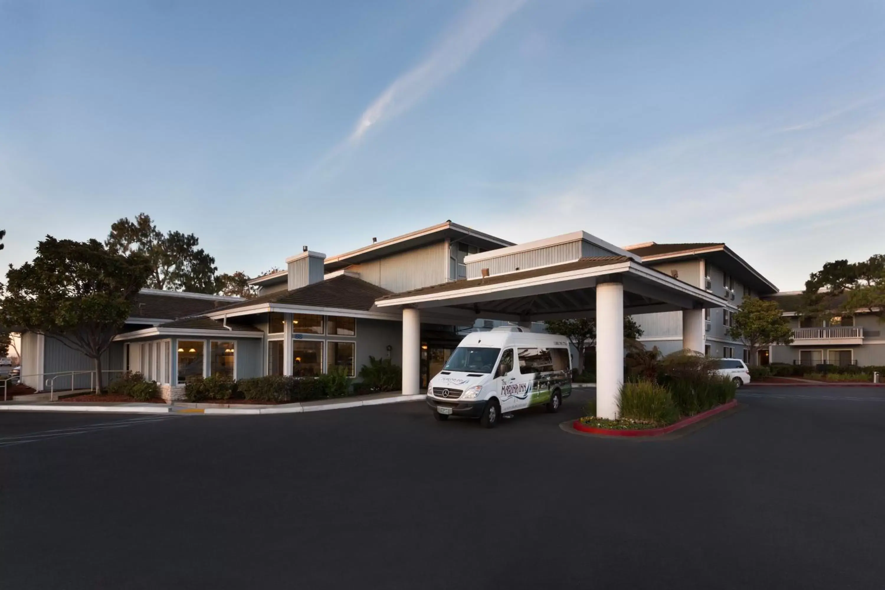 Property Building in The Marina Inn on San Francisco Bay