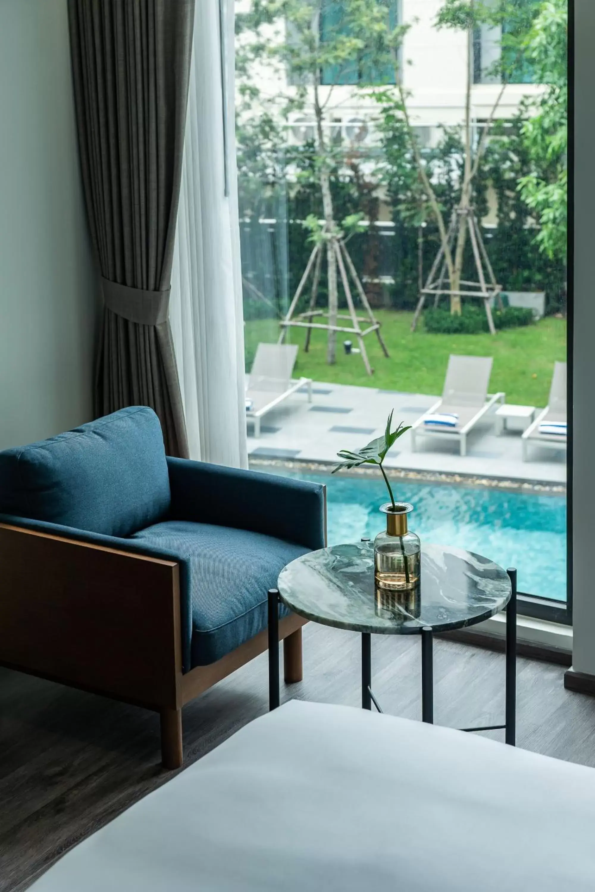 Seating area, Pool View in Best Western Plus Nexen Pattaya