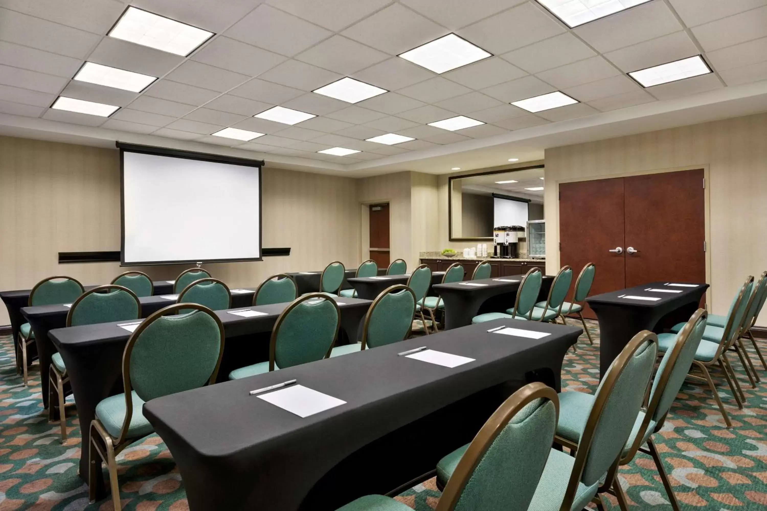 Meeting/conference room in Hampton Inn & Suites Atlanta Airport West Camp Creek Pkwy