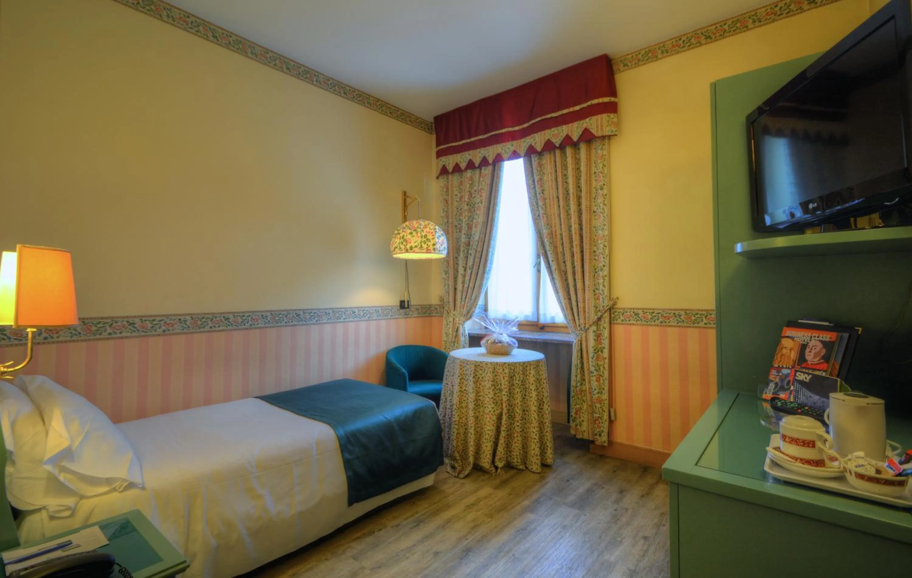 Day, Bed in Best Western Hotel Genio