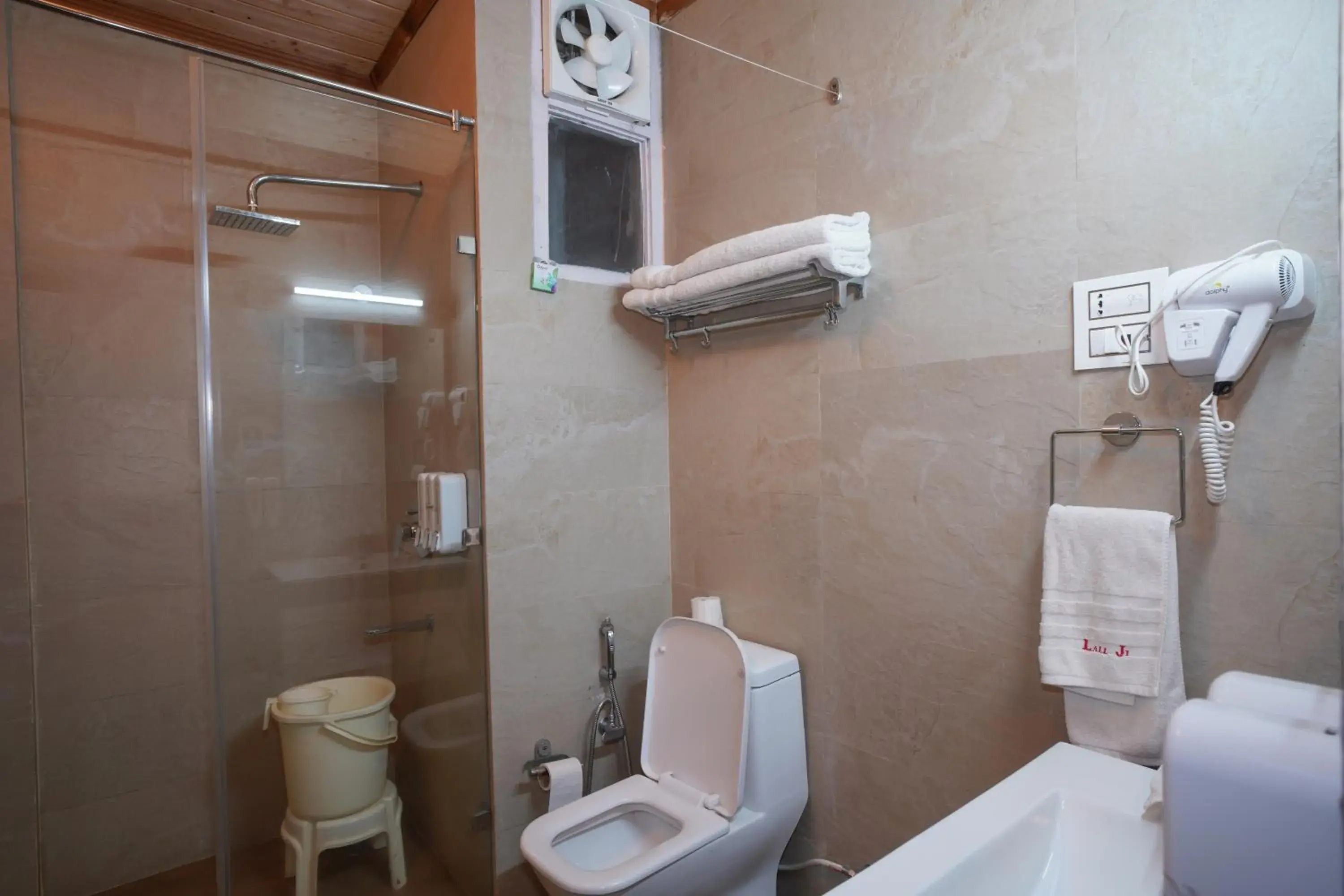 Bathroom in Lall Ji Tourist Resort