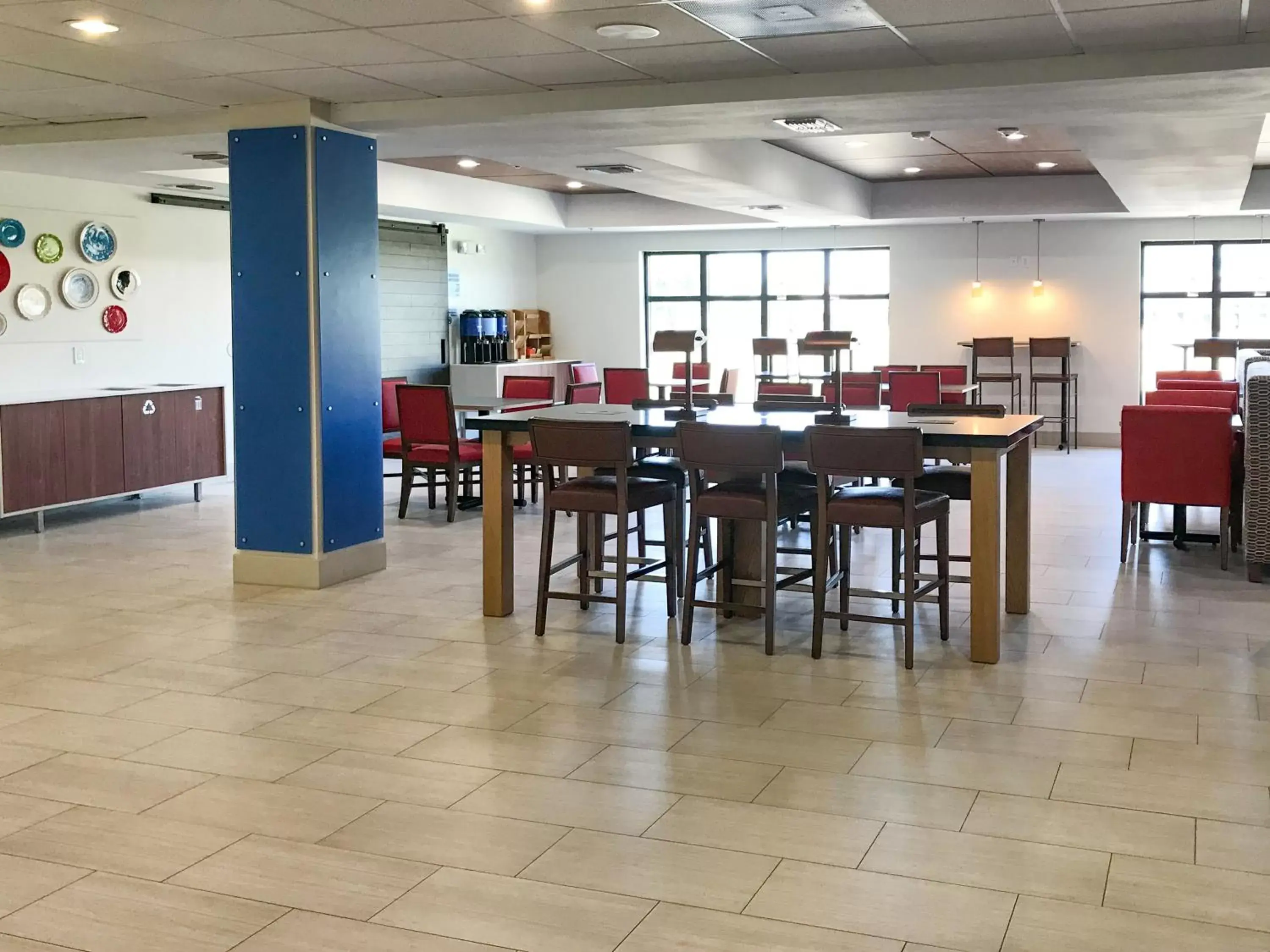 Restaurant/Places to Eat in Holiday Inn Express & Suites Lubbock West, an IHG Hotel