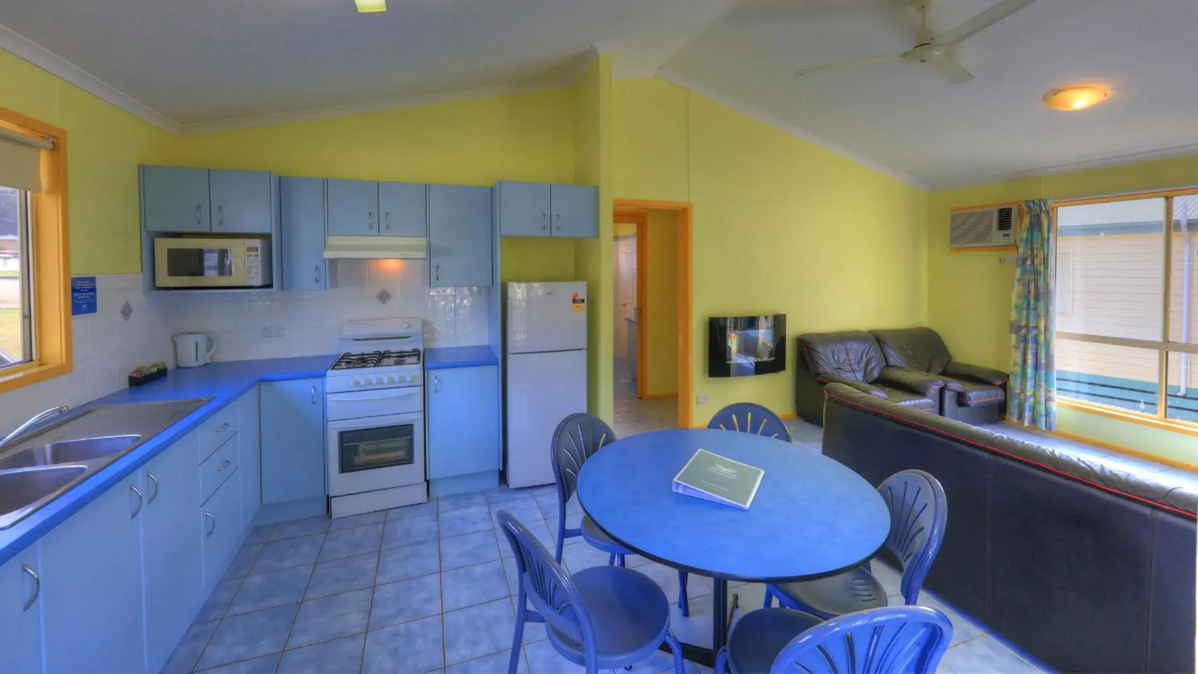 Kitchen or kitchenette, Kitchen/Kitchenette in Eden Gateway Holiday Park