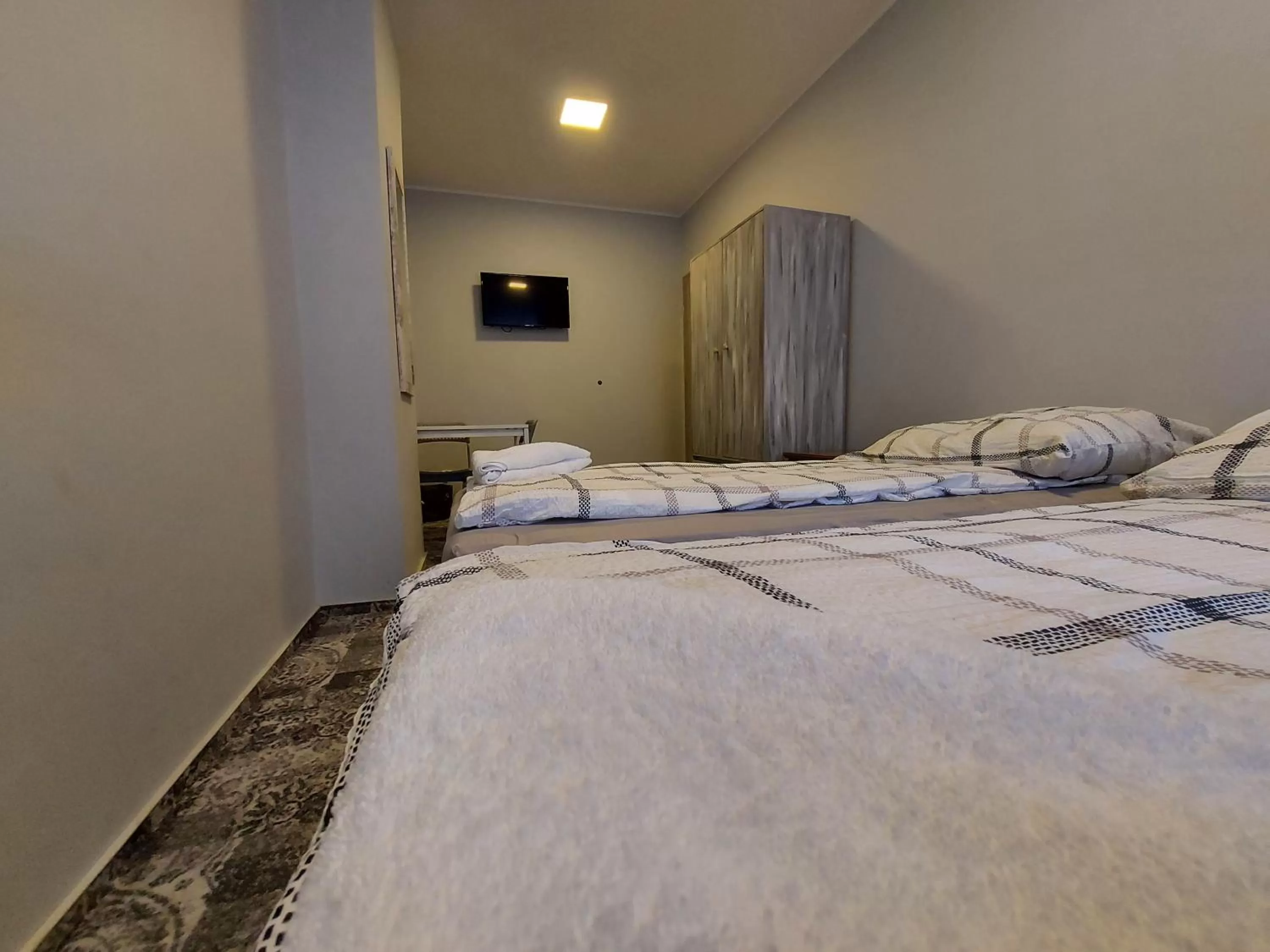 Photo of the whole room, Bed in Kamienica1924