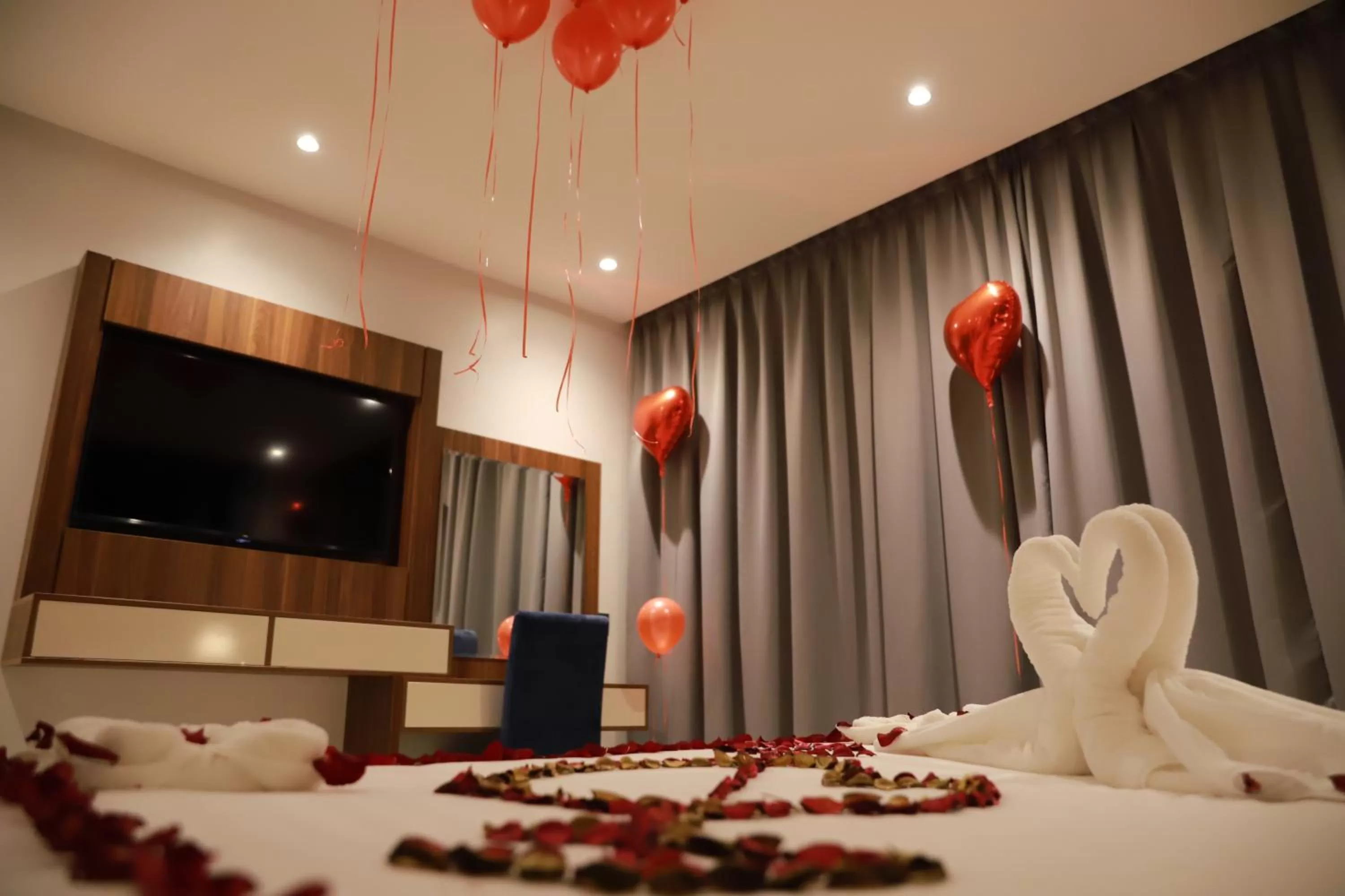 Bedroom, Bed in Tulip View Hotel