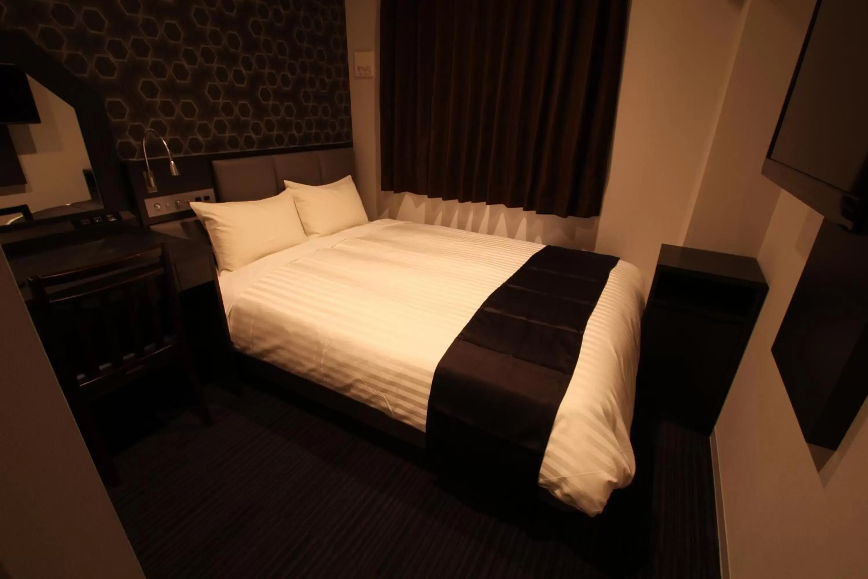 Photo of the whole room, Bed in Hotel Hulaton Fukuokahakata