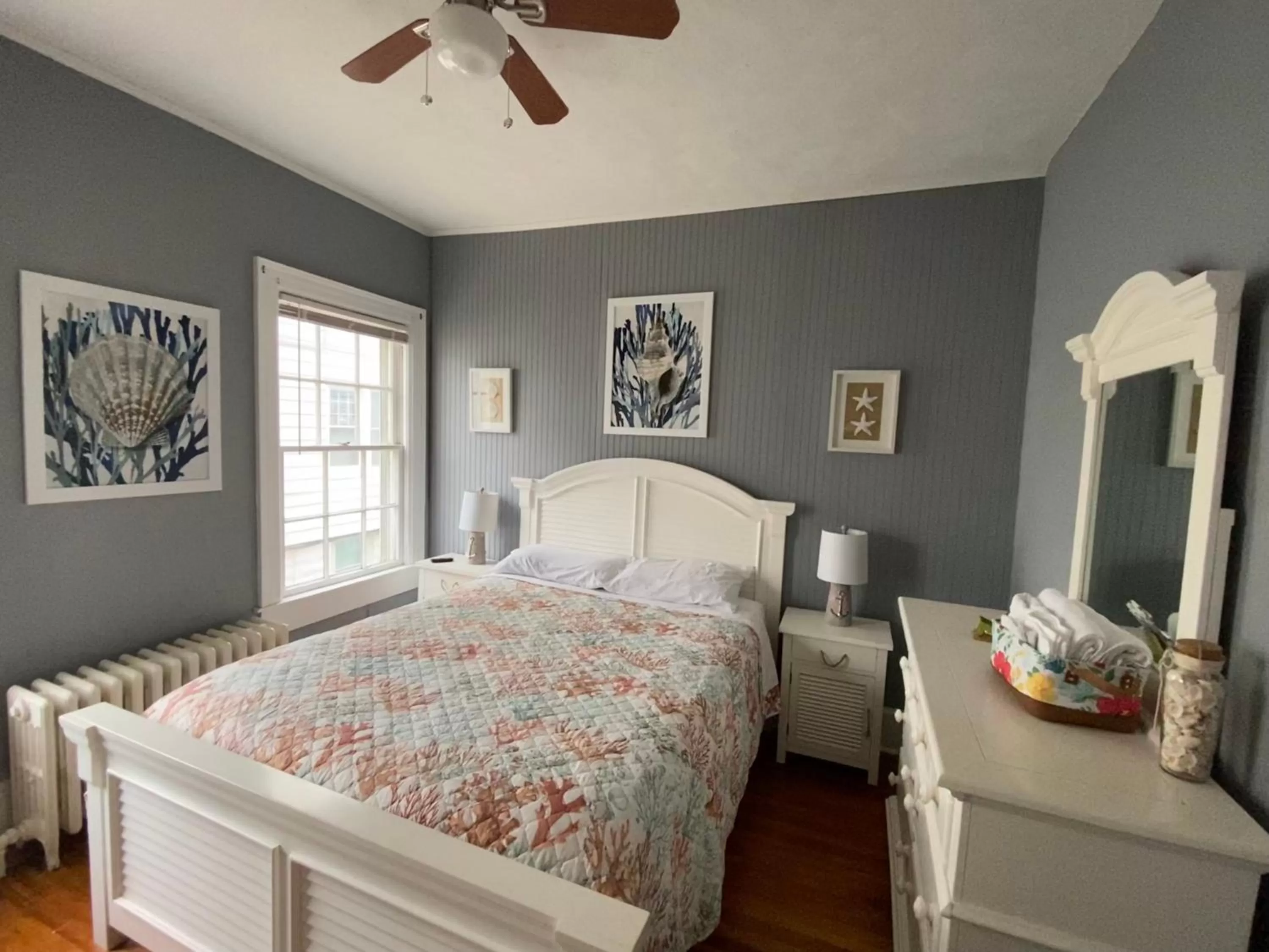 Bedroom, Bed in Atlantic House Bed & Breakfast