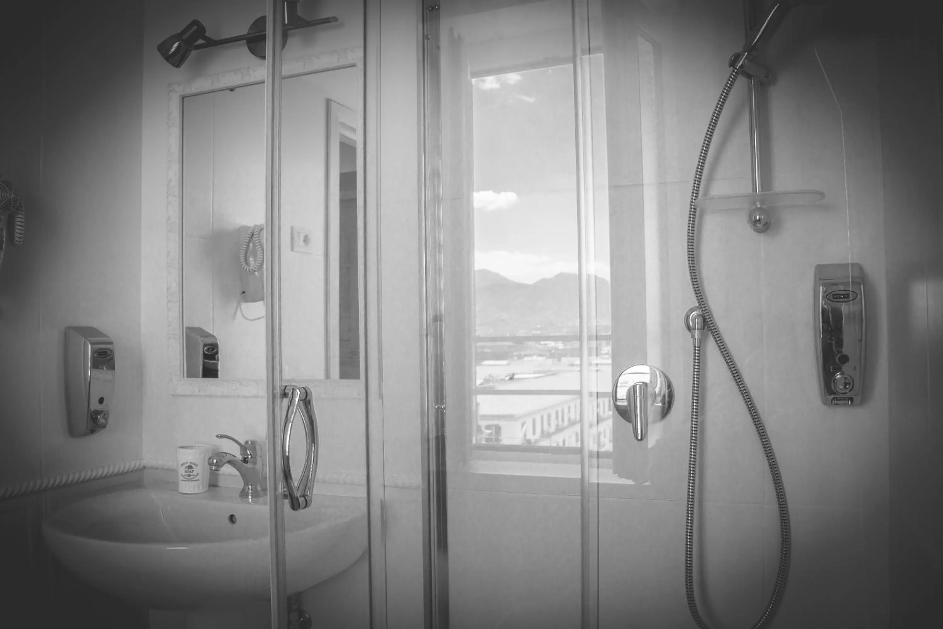 Bathroom in La Peonia