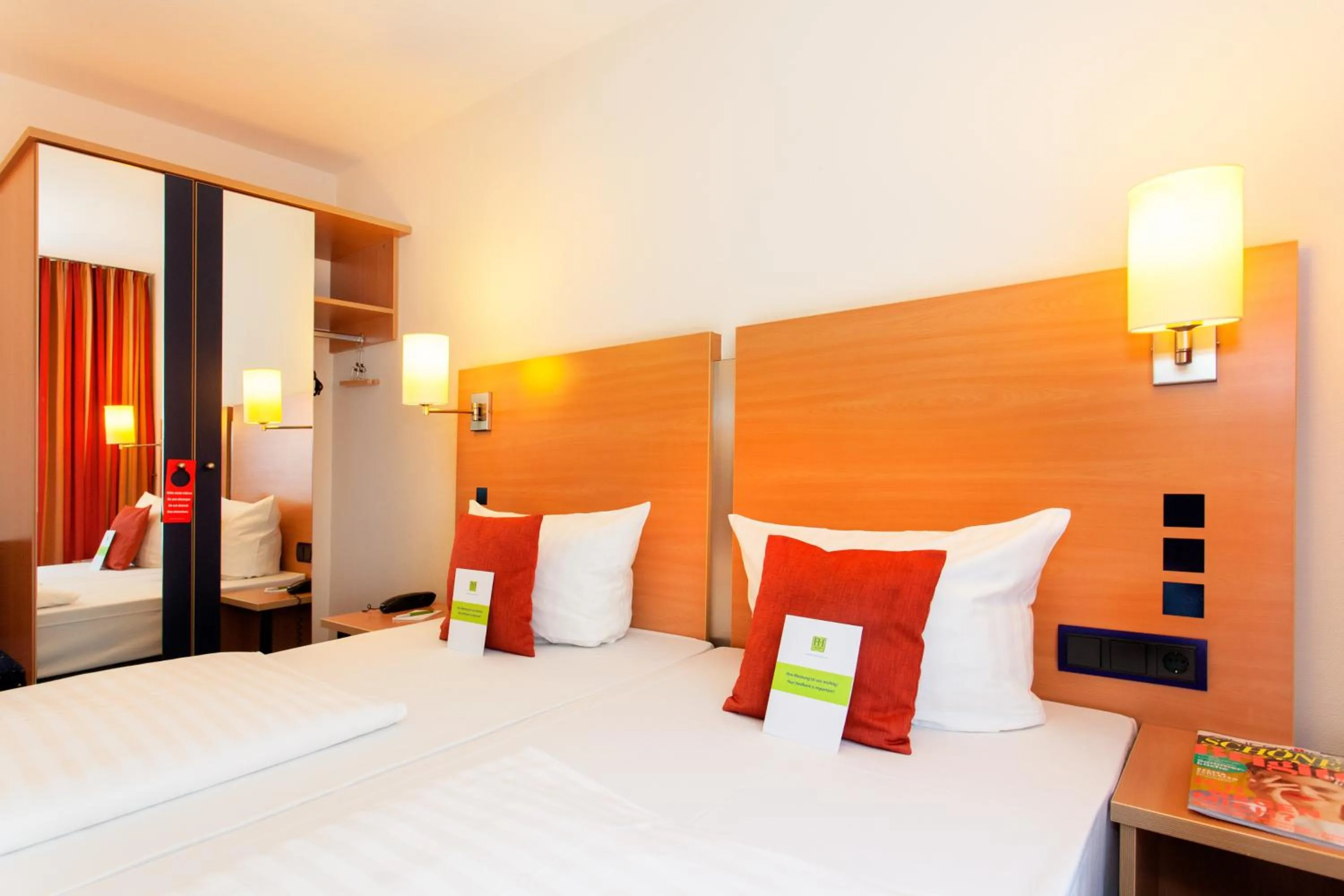 Photo of the whole room, Bed in Hotel Plaza