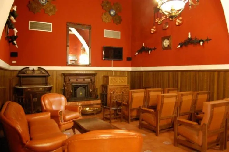 Communal lounge/ TV room in Hospederia del Real Monasterio