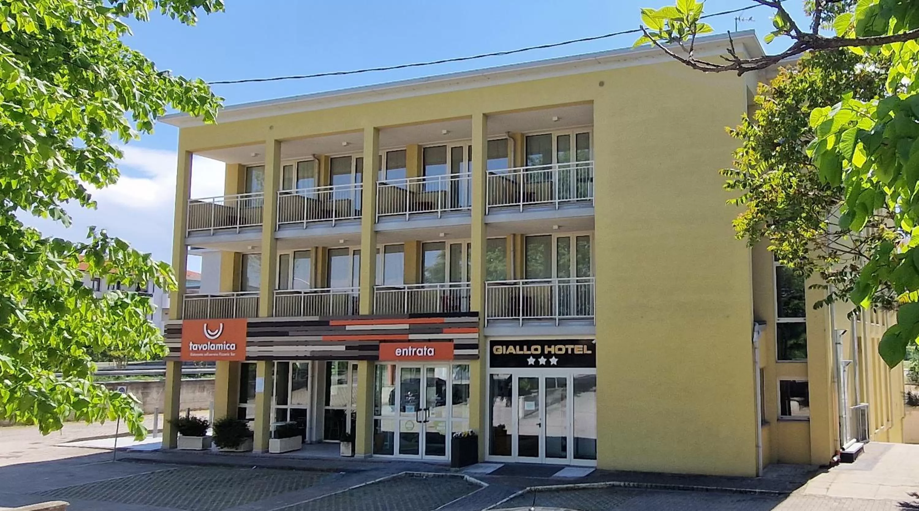 Property building in Hotel Giallo